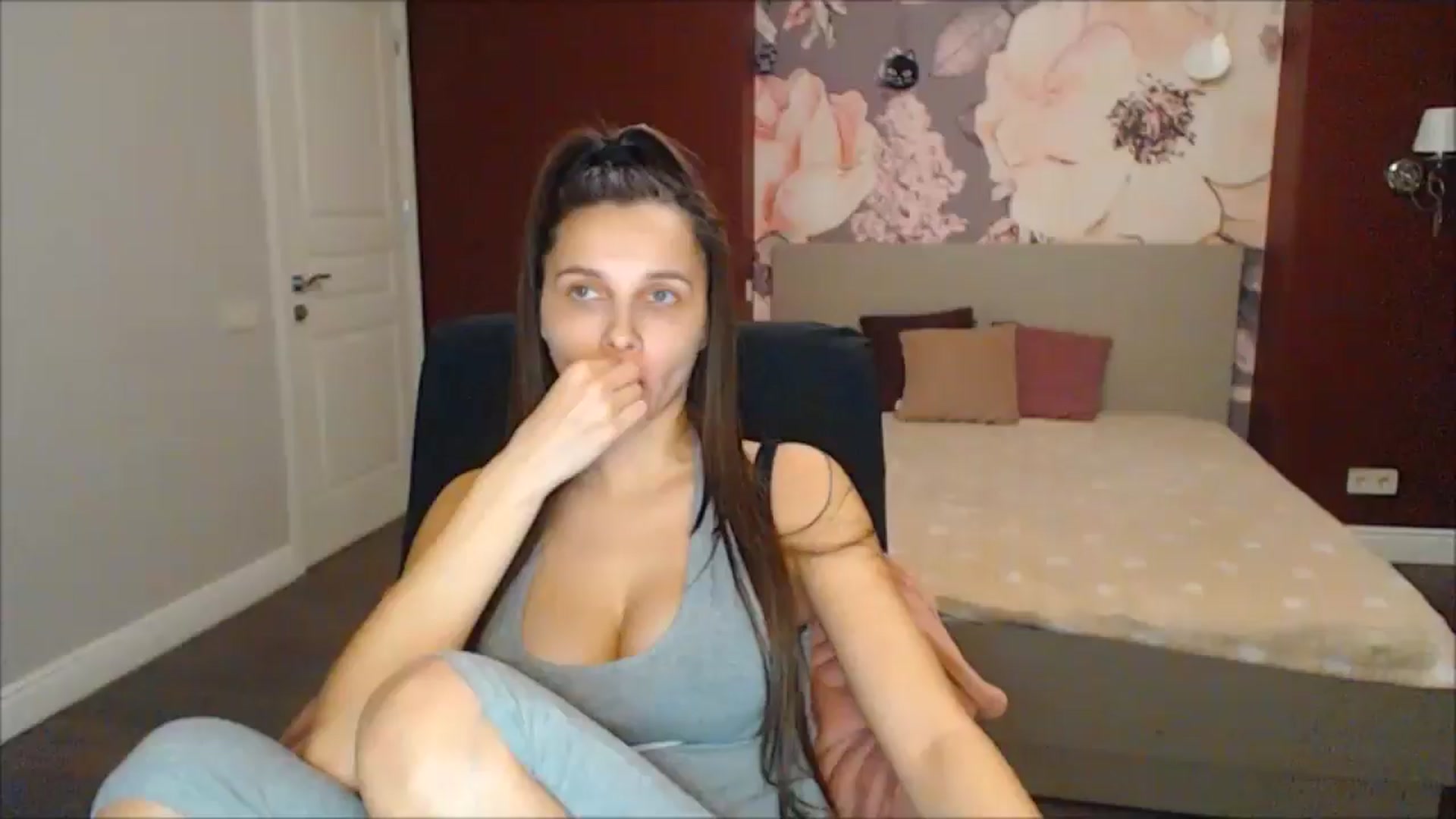 Gallery image thumbnail from Karina_Mils's myfreecams stream on, 02/01/2025, 17:33 image 13 of 20