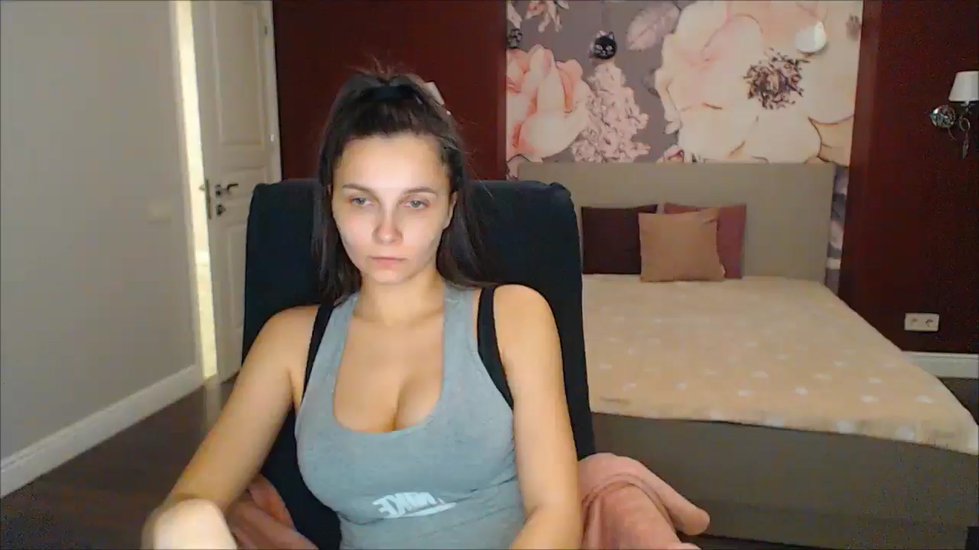 Gallery image thumbnail from Karina_Mils's myfreecams stream on, 02/02/2025, 14:57 image 4 of 20