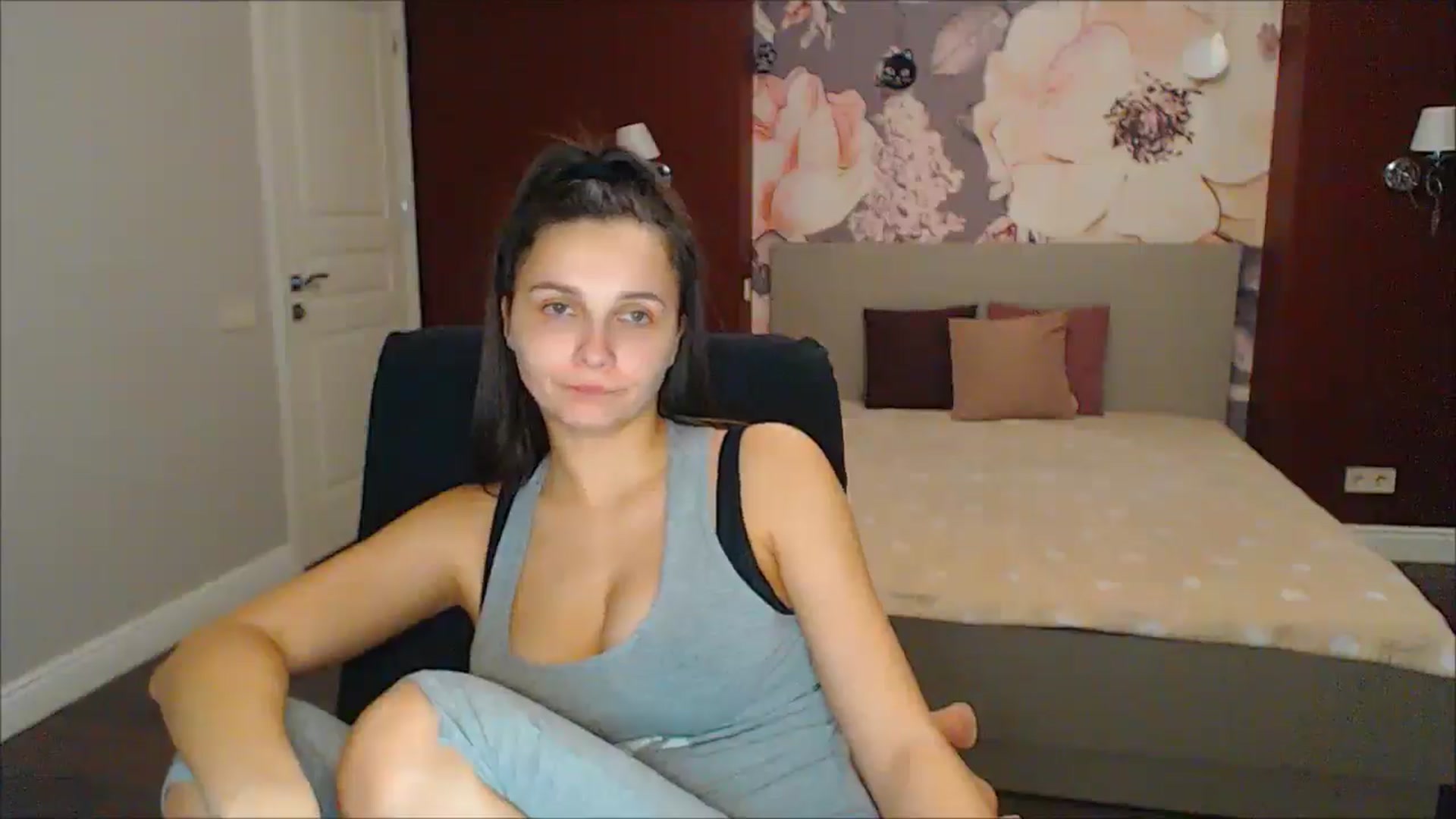 Gallery image thumbnail from Karina_Mils's myfreecams stream on, 02/02/2025, 14:57 image 12 of 20