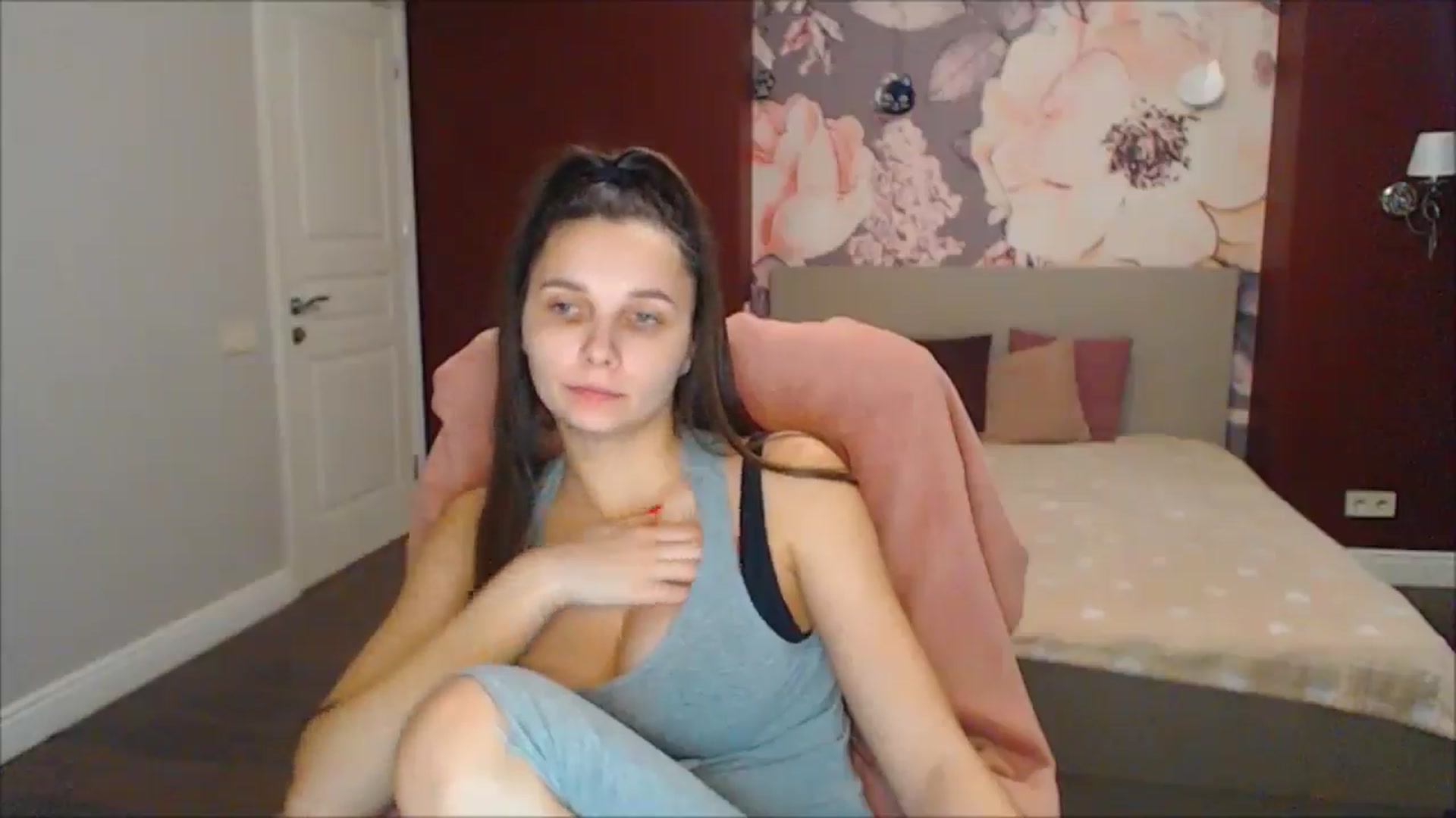 Gallery image thumbnail from Karina_Mils's myfreecams stream on, 02/03/2025, 11:19 image 3 of 20