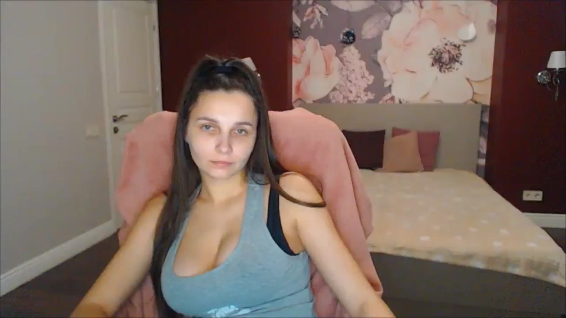 Gallery image thumbnail from Karina_Mils's myfreecams stream on, 02/03/2025, 11:19 image 18 of 20