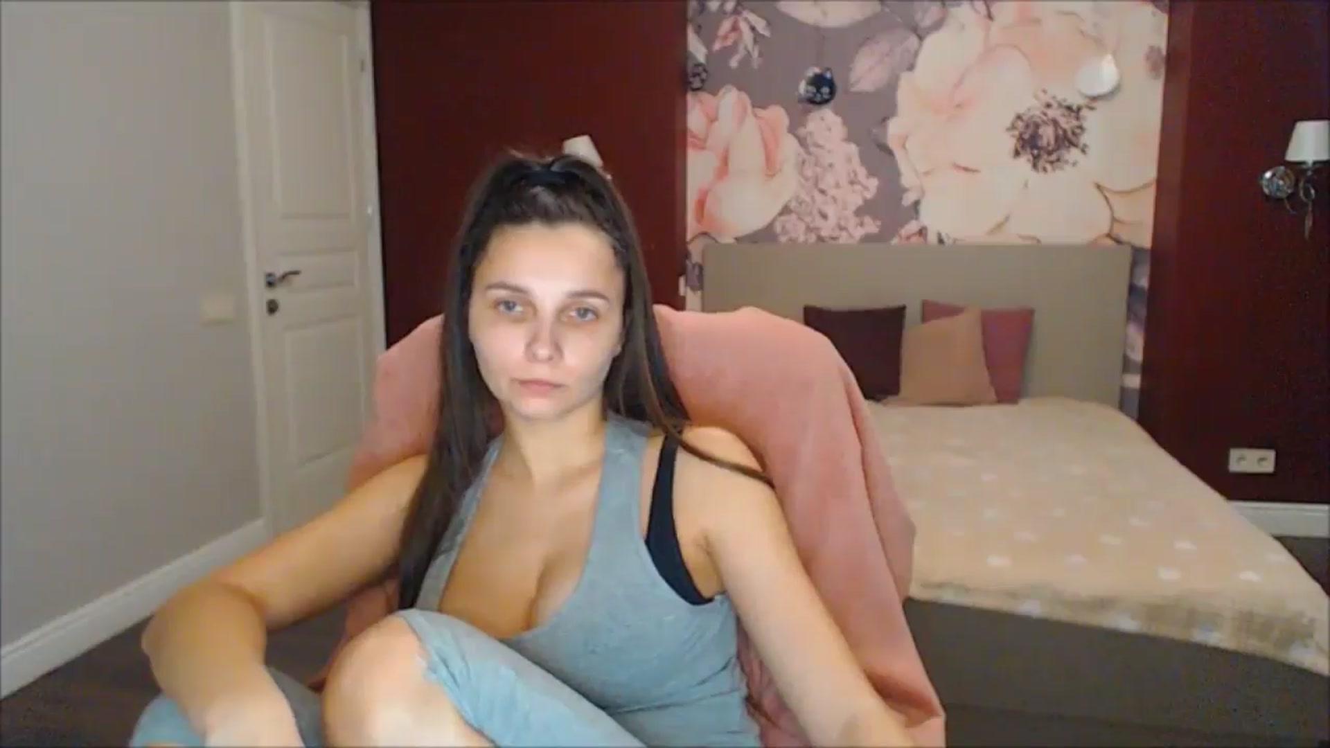 Gallery image thumbnail from Karina_Mils's myfreecams stream on, 02/03/2025, 11:19 image 9 of 20