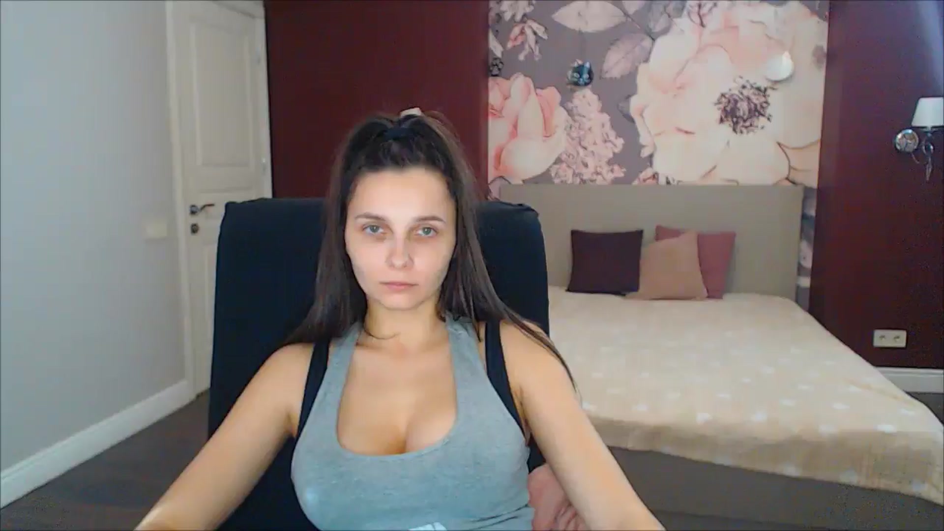 Gallery image thumbnail from Karina_Mils's myfreecams stream on, 02/03/2025, 12:56 image 13 of 20
