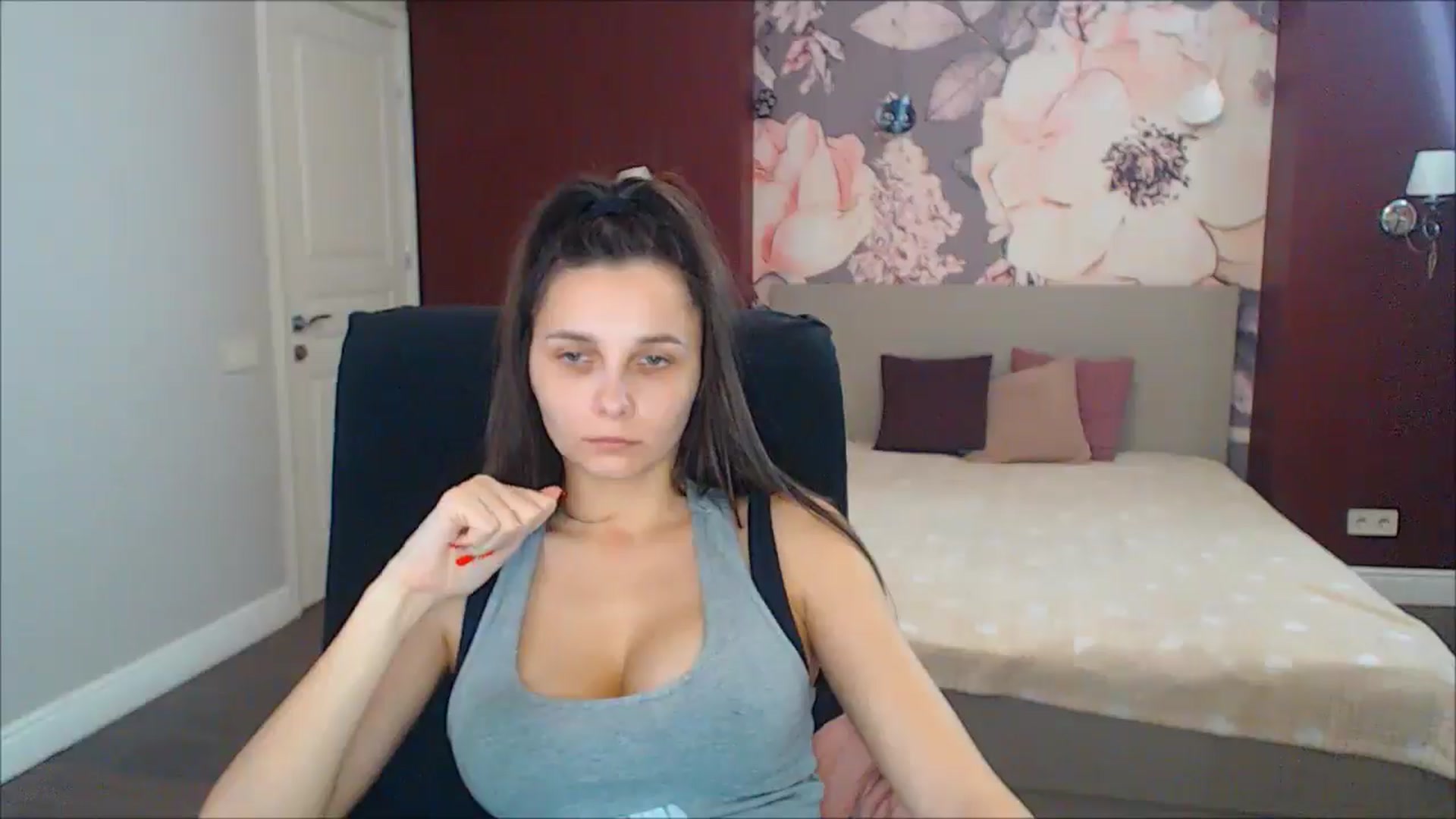 Gallery image thumbnail from Karina_Mils's myfreecams stream on, 02/03/2025, 12:56 image 9 of 20