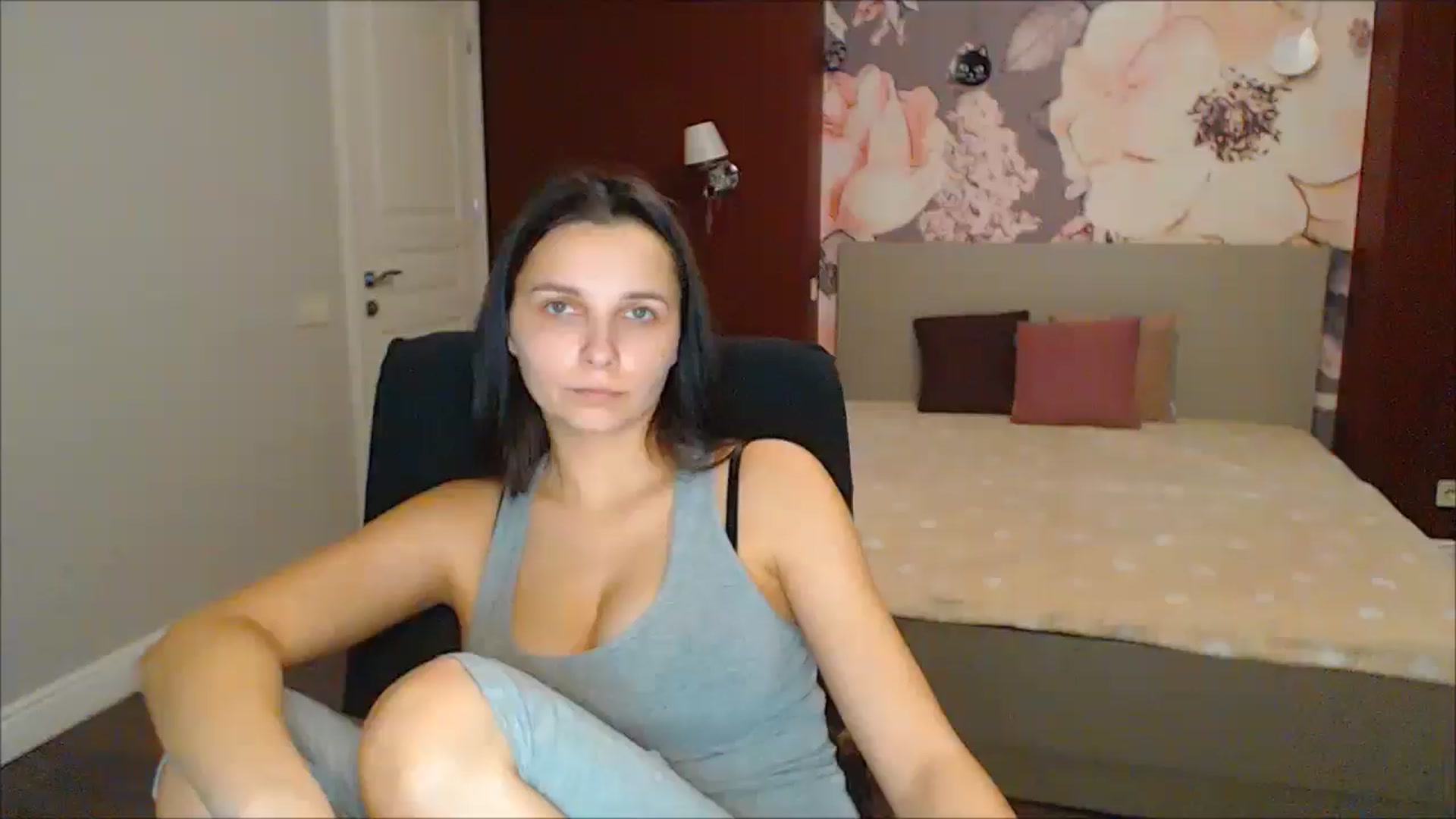 Gallery image thumbnail from Karina_Mils's myfreecams stream on, 02/07/2025, 16:26 image 8 of 20