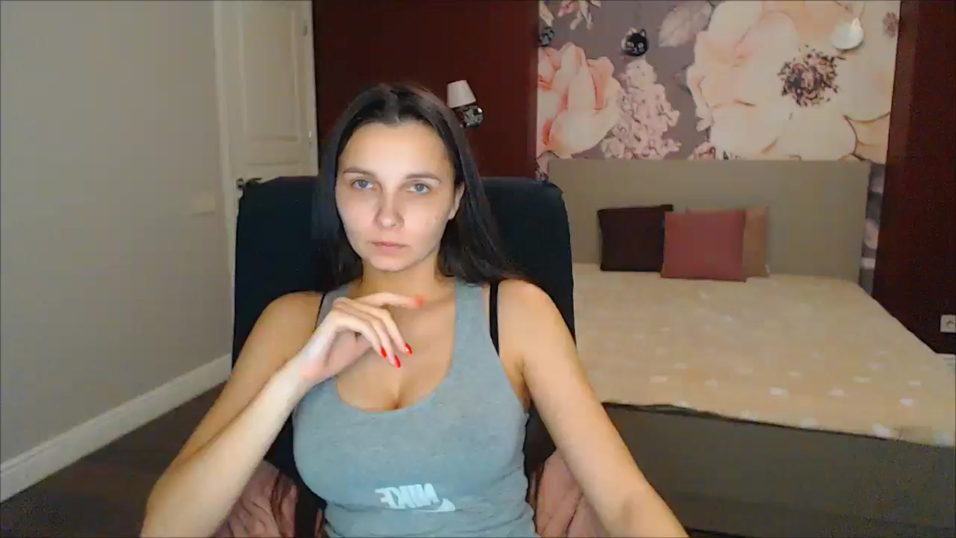 Gallery image thumbnail from Karina_Mils's myfreecams stream on, 02/07/2025, 17:48 image 14 of 20