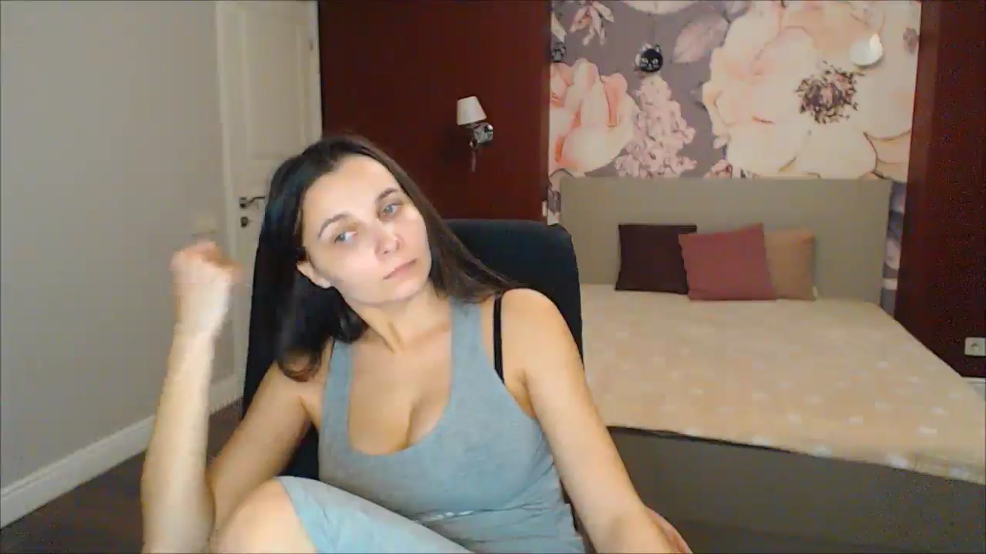 Gallery image thumbnail from Karina_Mils's myfreecams stream on, 02/08/2025, 15:16 image 19 of 20