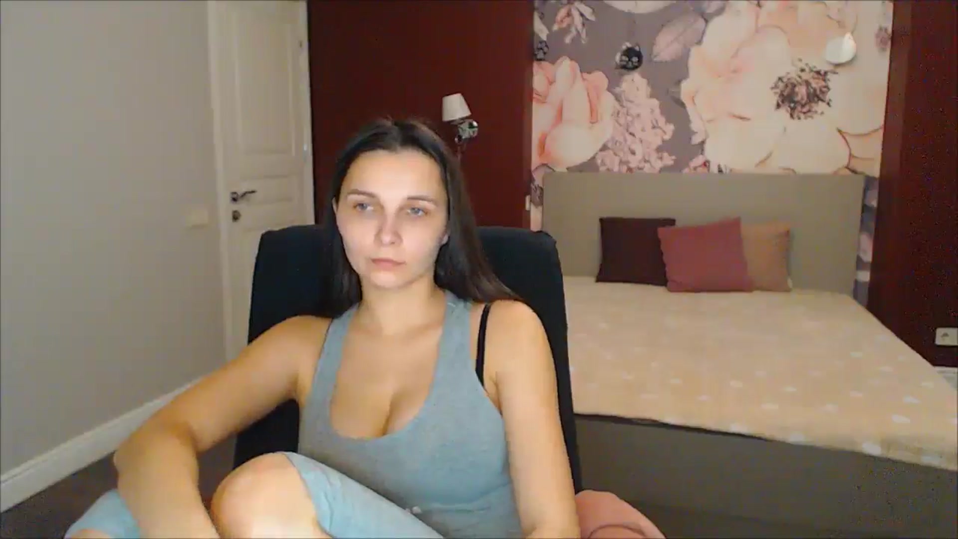 Gallery image thumbnail from Karina_Mils's myfreecams stream on, 02/08/2025, 15:16 image 6 of 20