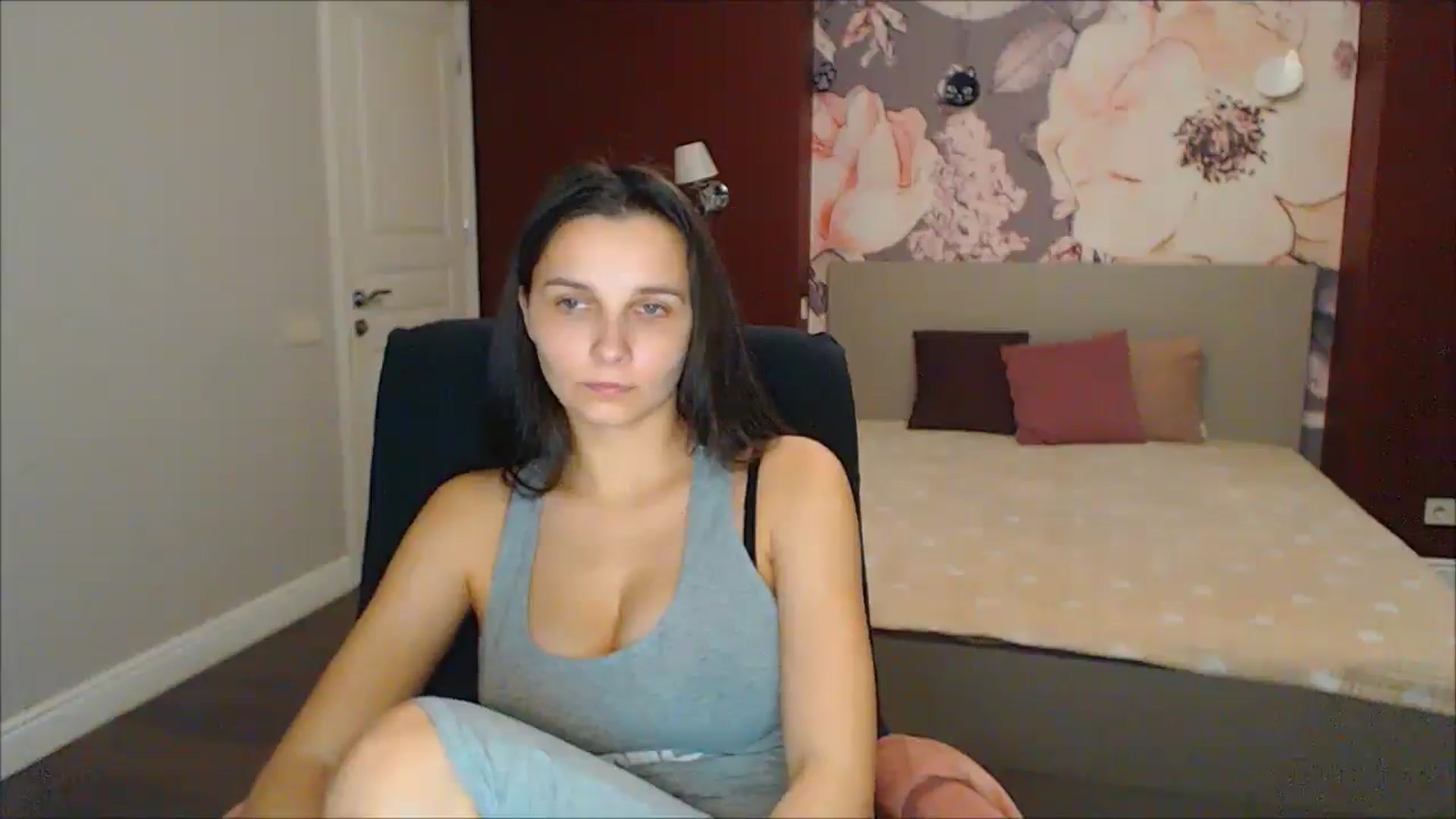 Gallery image thumbnail from Karina_Mils's myfreecams stream on, 02/08/2025, 15:16 image 11 of 20