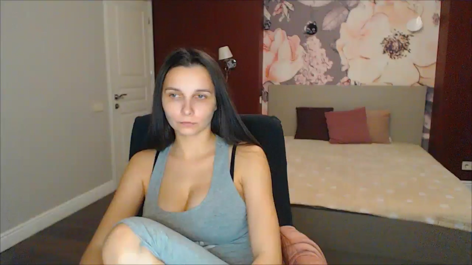 Gallery image thumbnail from Karina_Mils's myfreecams stream on, 02/08/2025, 15:57 image 19 of 20