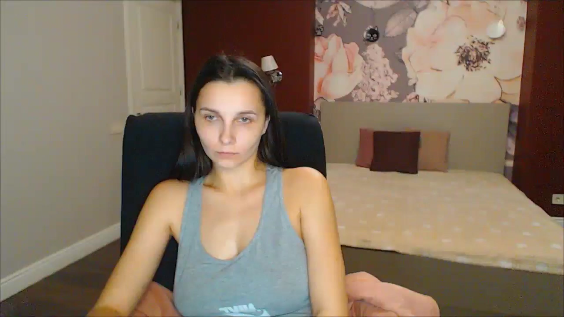 Gallery image thumbnail from Karina_Mils's myfreecams stream on, 02/09/2025, 16:29 image 13 of 20