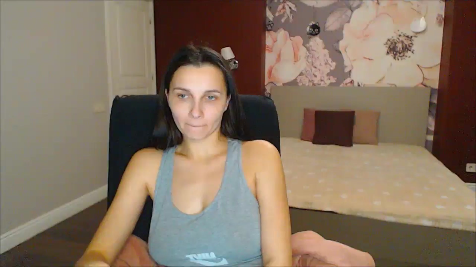 Gallery image thumbnail from Karina_Mils's myfreecams stream on, 02/09/2025, 16:29 image 8 of 20