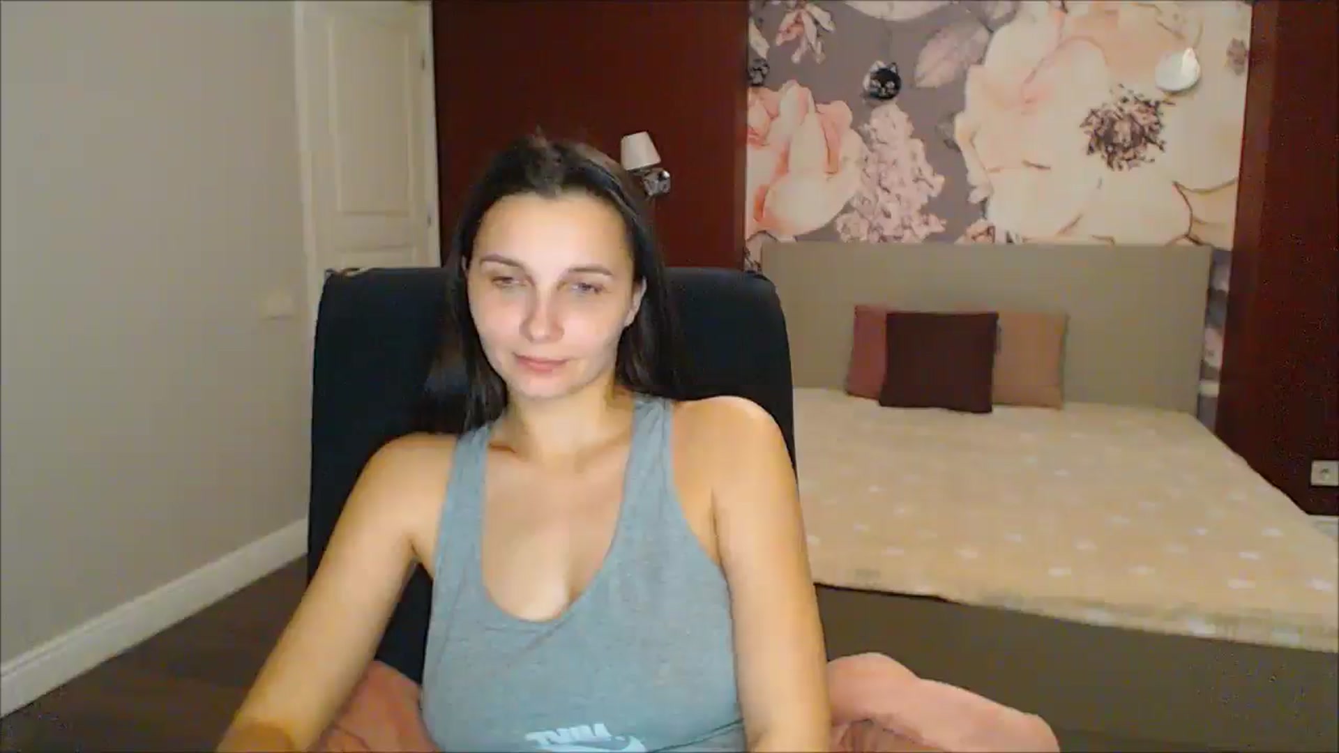 Gallery image thumbnail from Karina_Mils's myfreecams stream on, 02/09/2025, 16:29 image 15 of 20