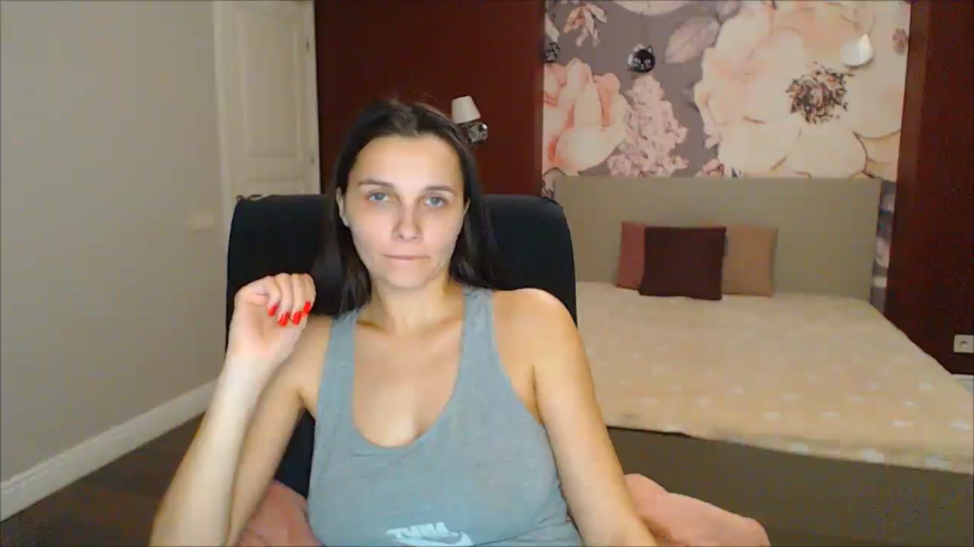 Gallery image thumbnail from Karina_Mils's myfreecams stream on, 02/09/2025, 16:29 image 14 of 20