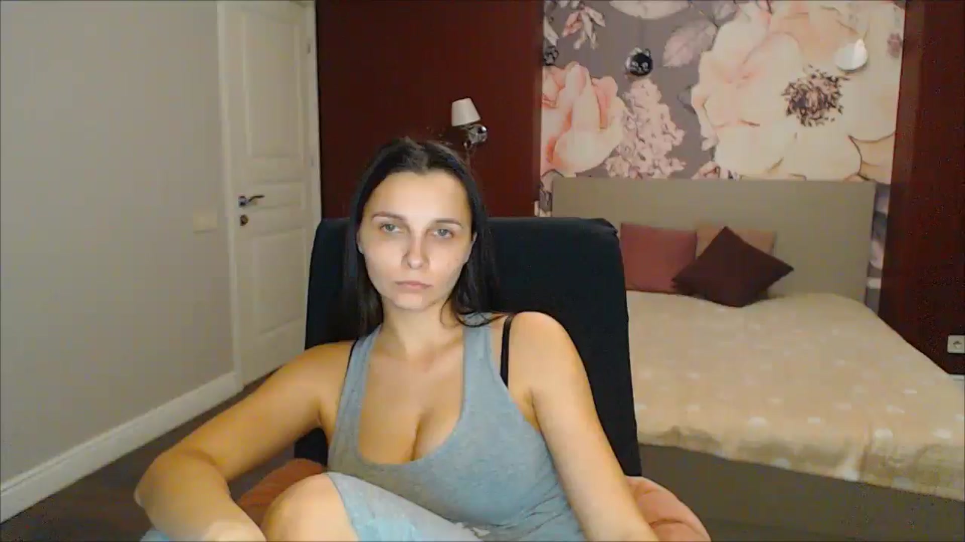 Gallery image thumbnail from Karina_Mils's myfreecams stream on, 02/09/2025, 18:08 image 12 of 20