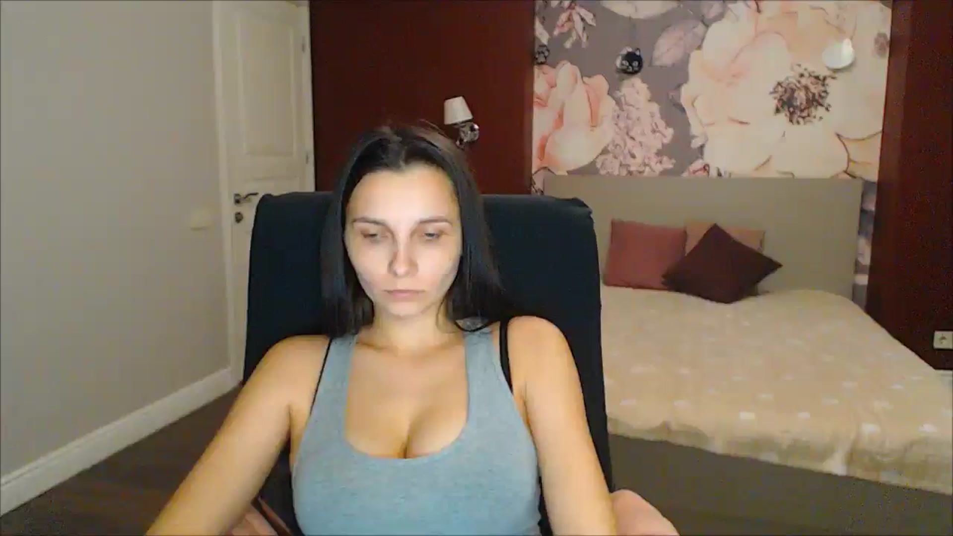 Gallery image thumbnail from Karina_Mils's myfreecams stream on, 02/09/2025, 18:08 image 17 of 20