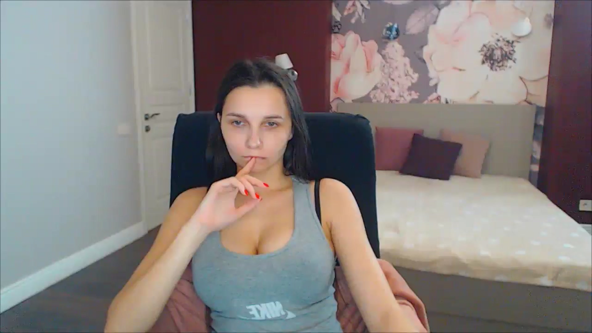 Gallery image thumbnail from Karina_Mils's myfreecams stream on, 02/10/2025, 13:32 image 3 of 20