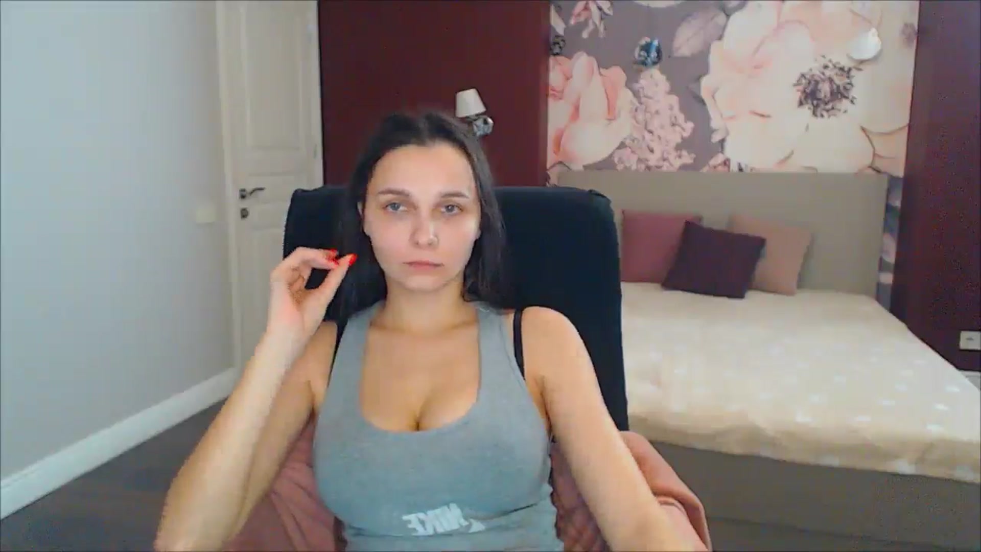 Gallery image thumbnail from Karina_Mils's myfreecams stream on, 02/10/2025, 13:32 image 10 of 20