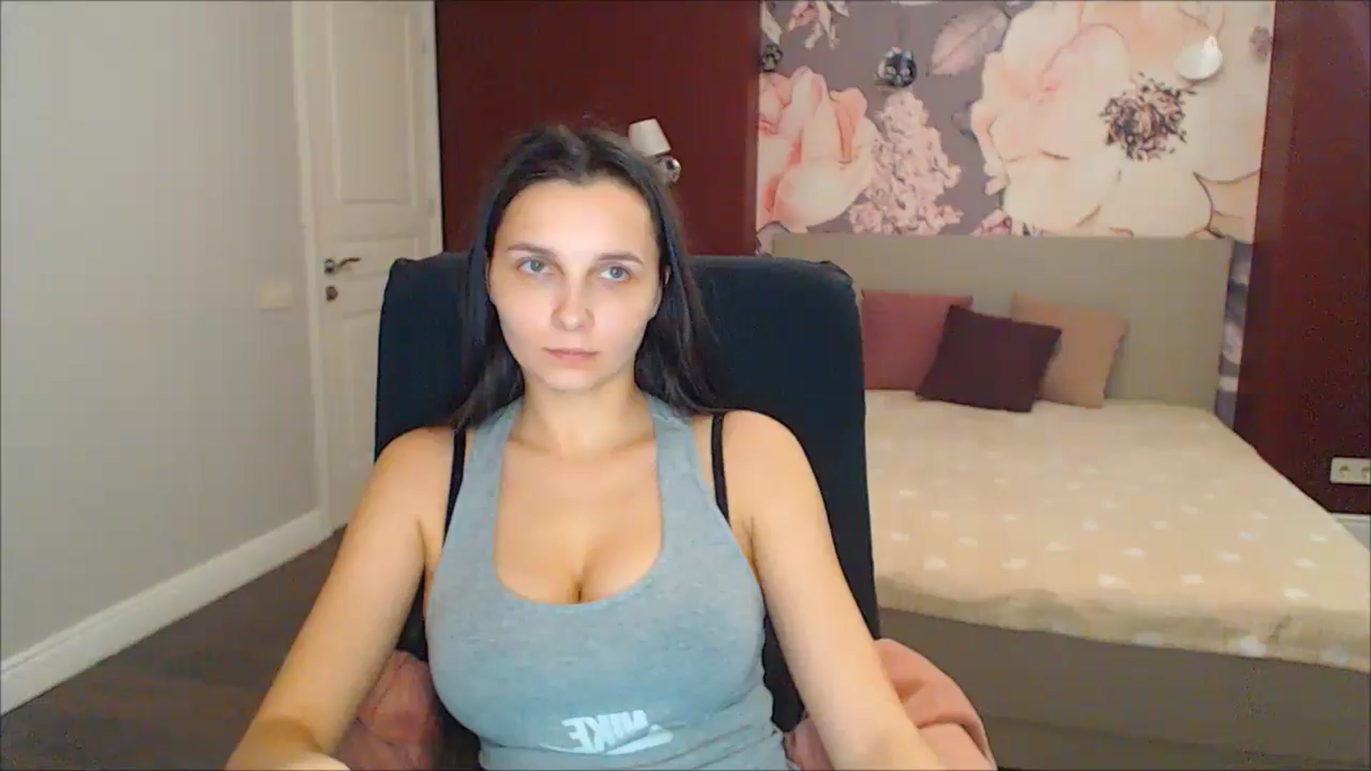 Gallery image thumbnail from Karina_Mils's myfreecams stream on, 02/10/2025, 14:36 image 12 of 20
