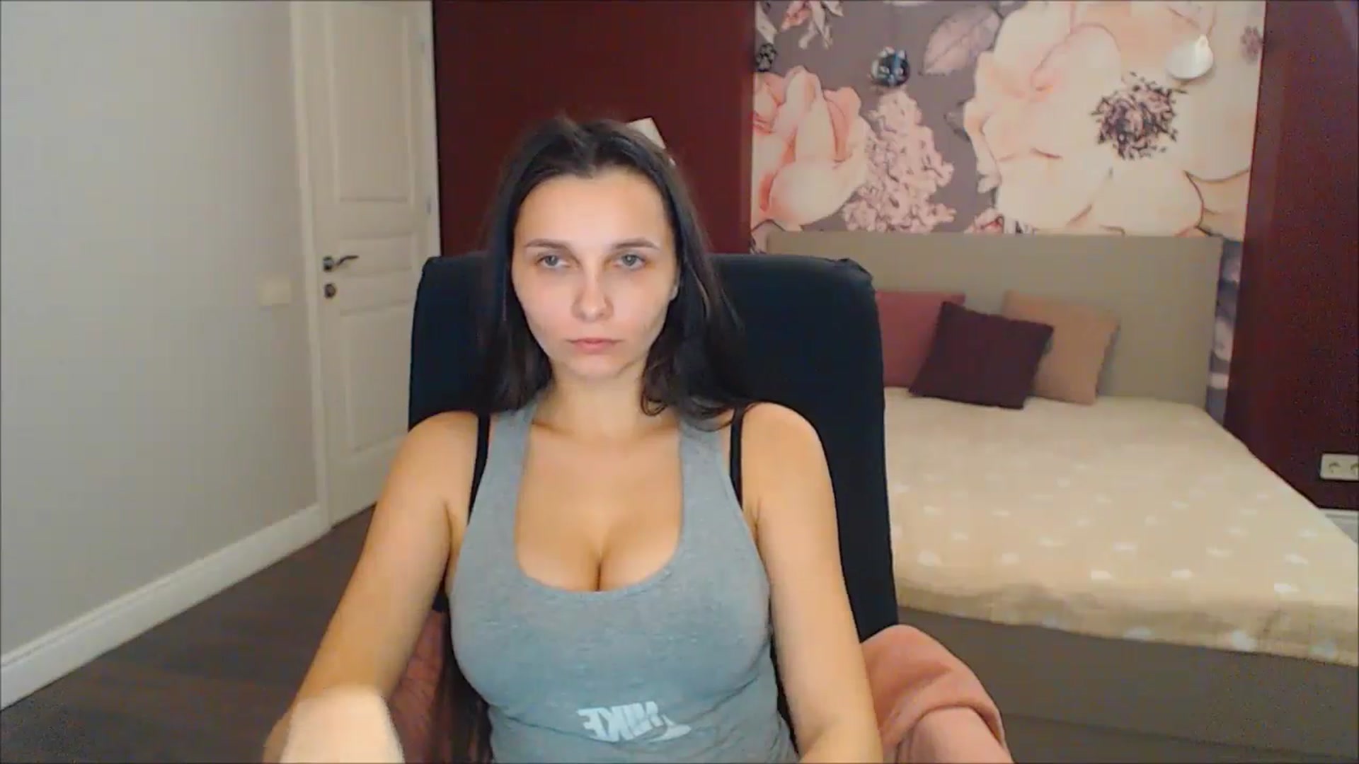 Gallery image thumbnail from Karina_Mils's myfreecams stream on, 02/10/2025, 14:36 image 4 of 20