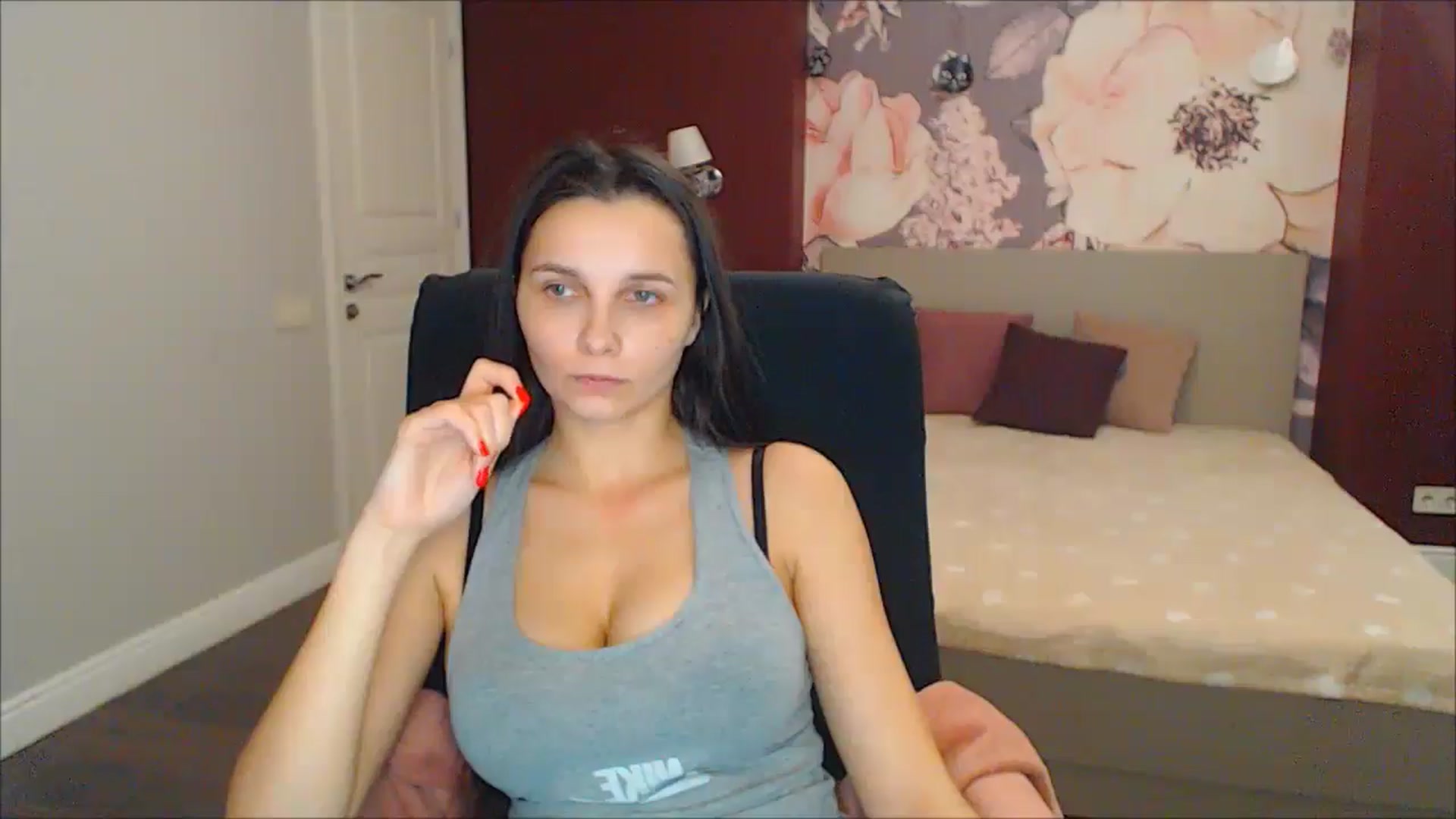 Gallery image thumbnail from Karina_Mils's myfreecams stream on, 02/10/2025, 14:36 image 16 of 20
