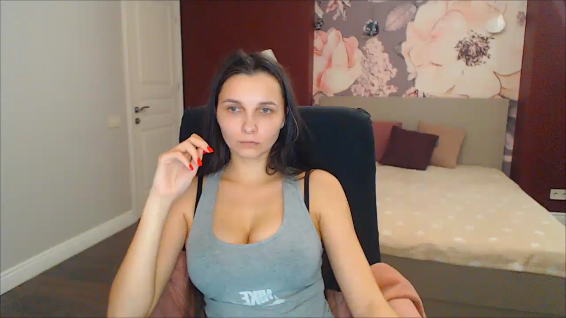 Gallery image thumbnail from Karina_Mils's myfreecams stream on, 02/10/2025, 14:36 image 9 of 20