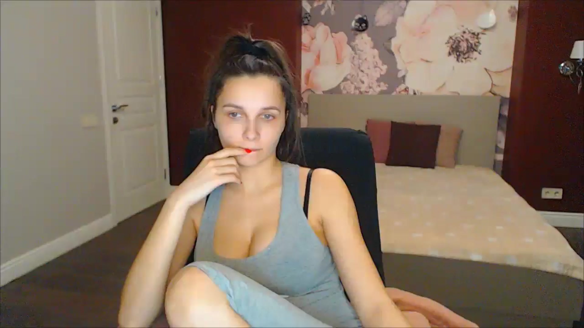 Gallery image thumbnail from Karina_Mils's myfreecams stream on, 02/14/2025, 17:48 image 11 of 20