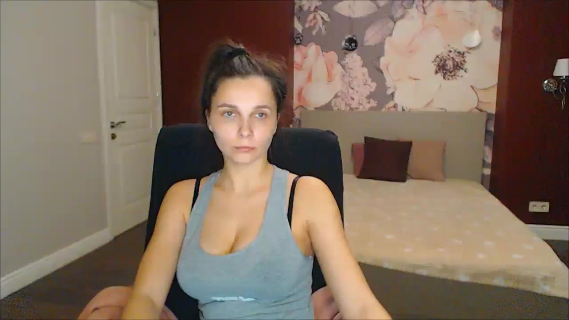 Gallery image thumbnail from Karina_Mils's myfreecams stream on, 02/15/2025, 16:35 image 13 of 20