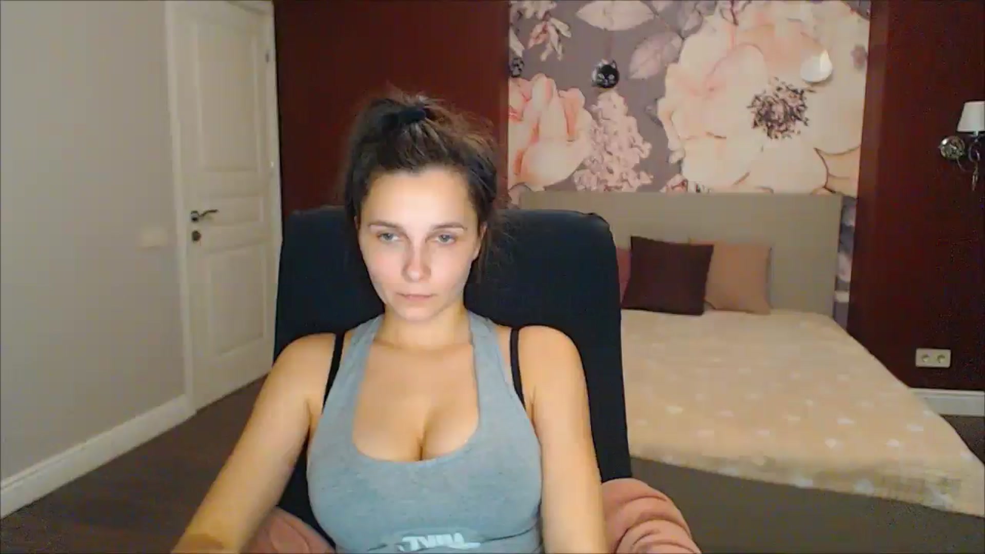 Gallery image thumbnail from Karina_Mils's myfreecams stream on, 02/15/2025, 16:35 image 12 of 20