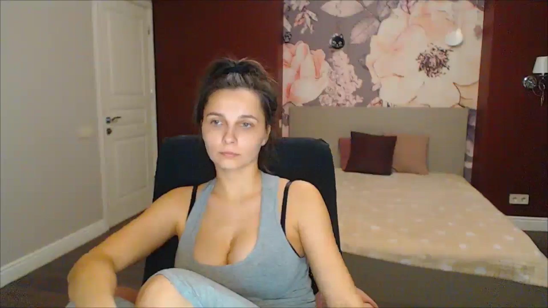Gallery image thumbnail from Karina_Mils's myfreecams stream on, 02/15/2025, 16:35 image 17 of 20