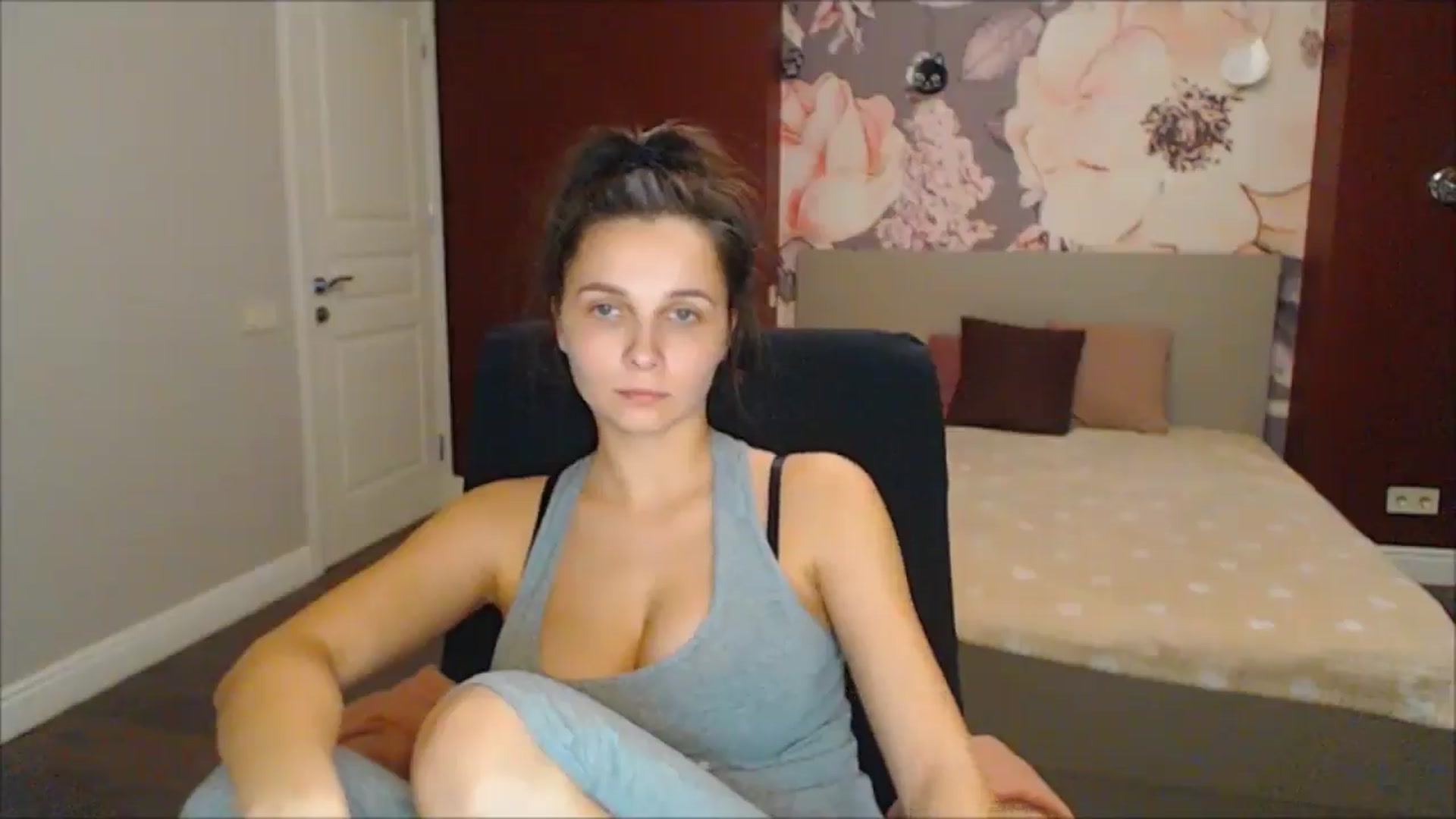 Gallery image thumbnail from Karina_Mils's myfreecams stream on, 02/15/2025, 17:58 image 10 of 20