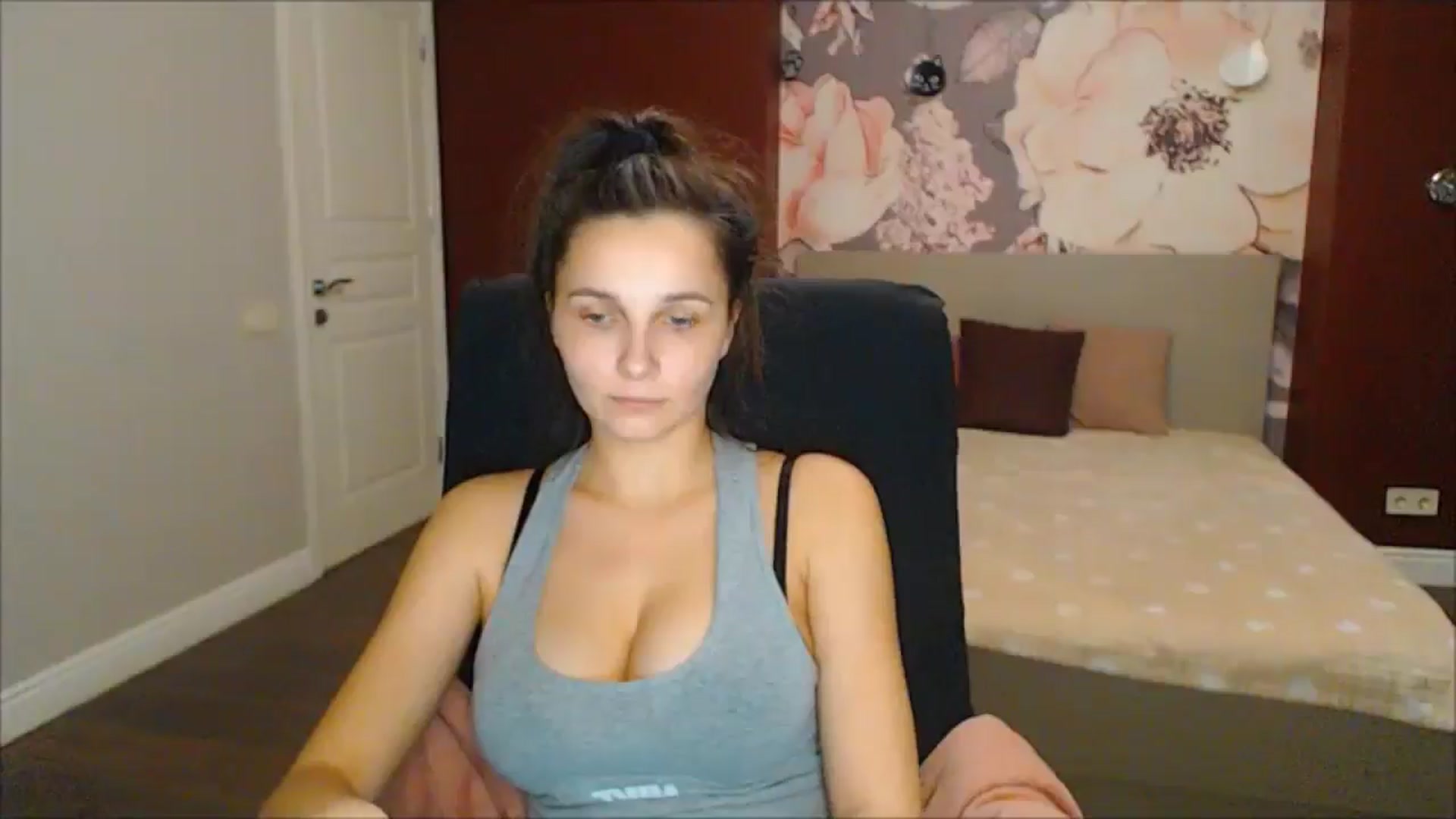 Gallery image thumbnail from Karina_Mils's myfreecams stream on, 02/15/2025, 18:29 image 17 of 20