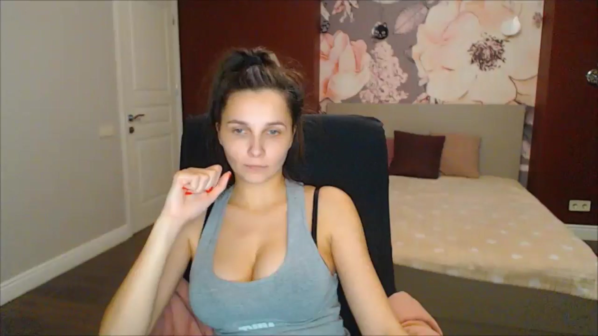 Gallery image thumbnail from Karina_Mils's myfreecams stream on, 02/15/2025, 18:29 image 20 of 20