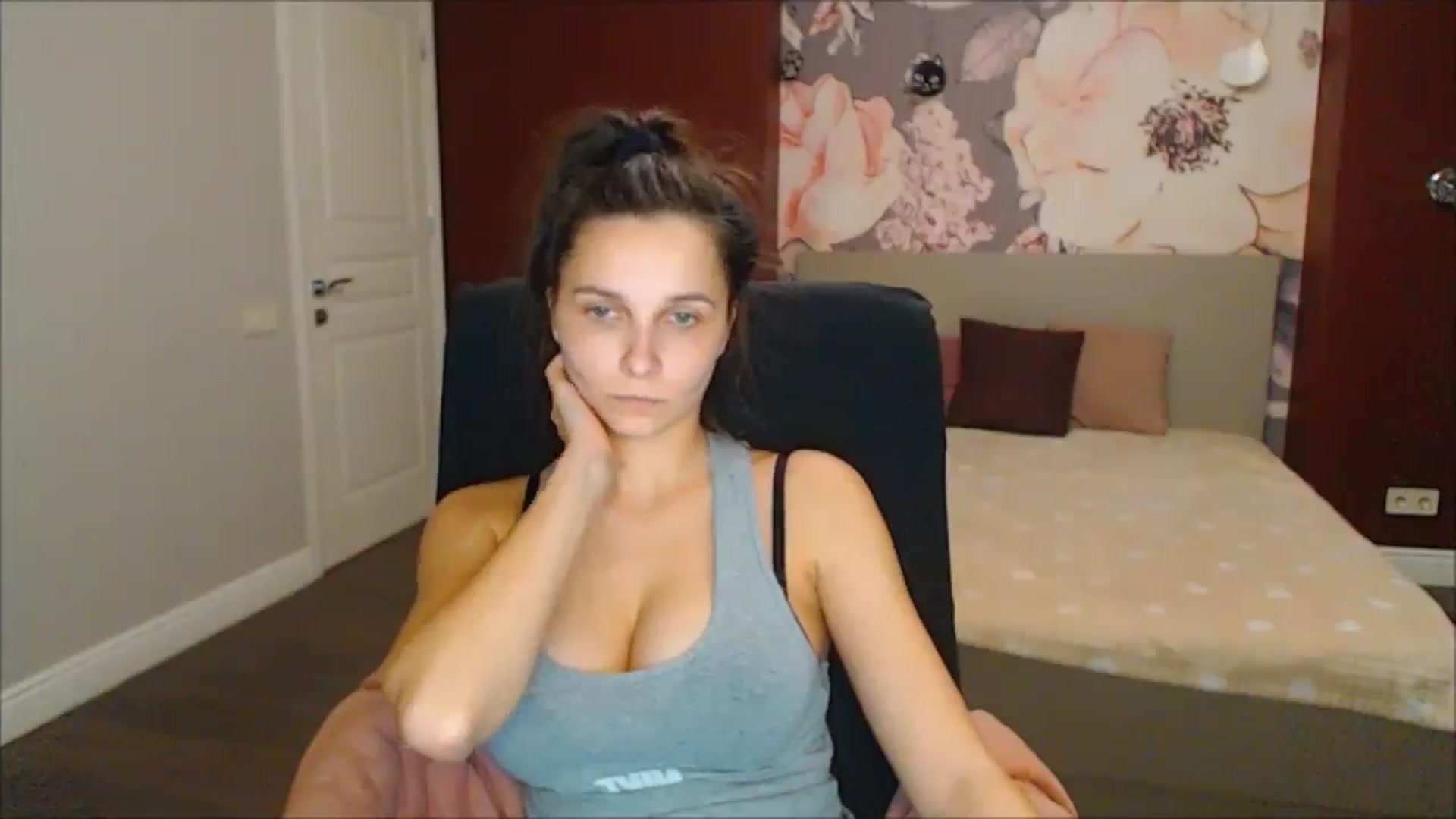 Gallery image thumbnail from Karina_Mils's myfreecams stream on, 02/15/2025, 18:29 image 10 of 20