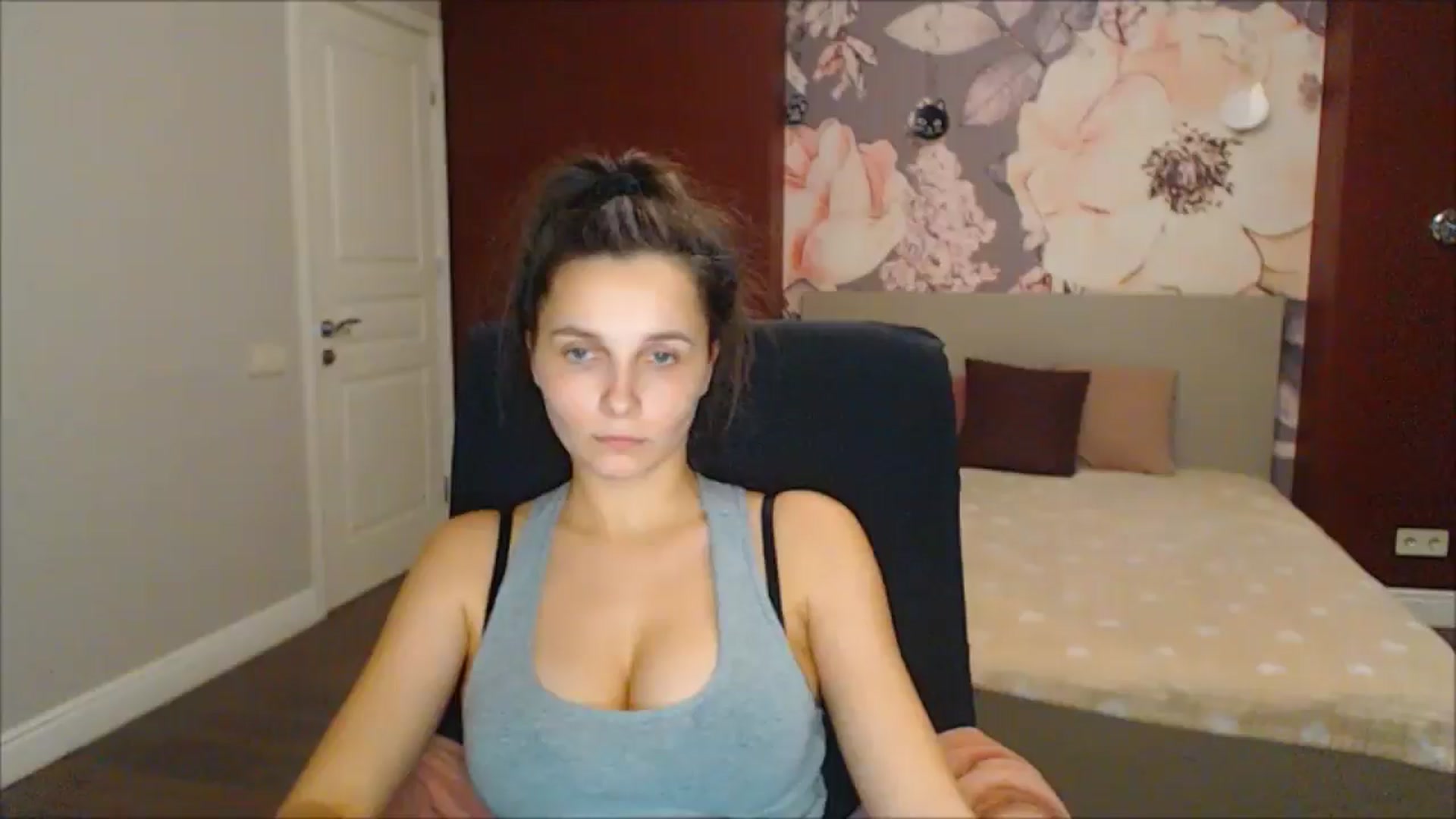 Gallery image thumbnail from Karina_Mils's myfreecams stream on, 02/15/2025, 19:33 image 8 of 20