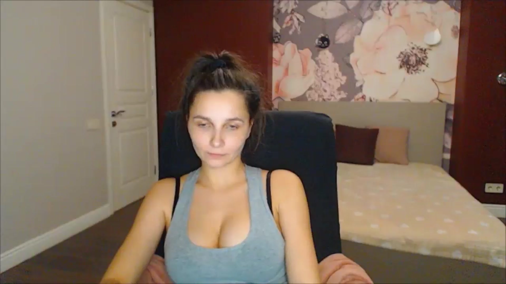 Gallery image thumbnail from Karina_Mils's myfreecams stream on, 02/15/2025, 19:33 image 5 of 20