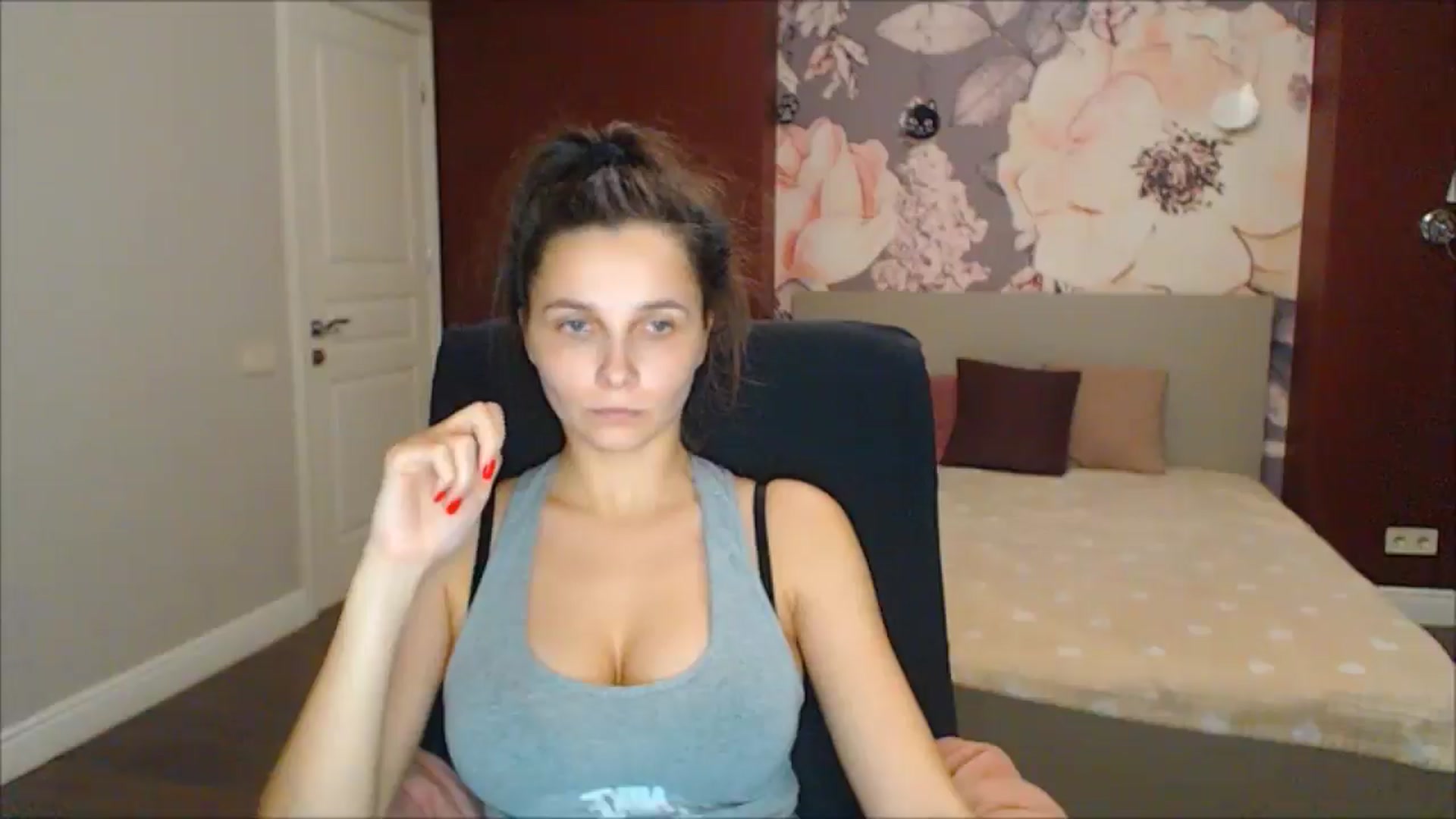 Gallery image thumbnail from Karina_Mils's myfreecams stream on, 02/15/2025, 19:33 image 13 of 20