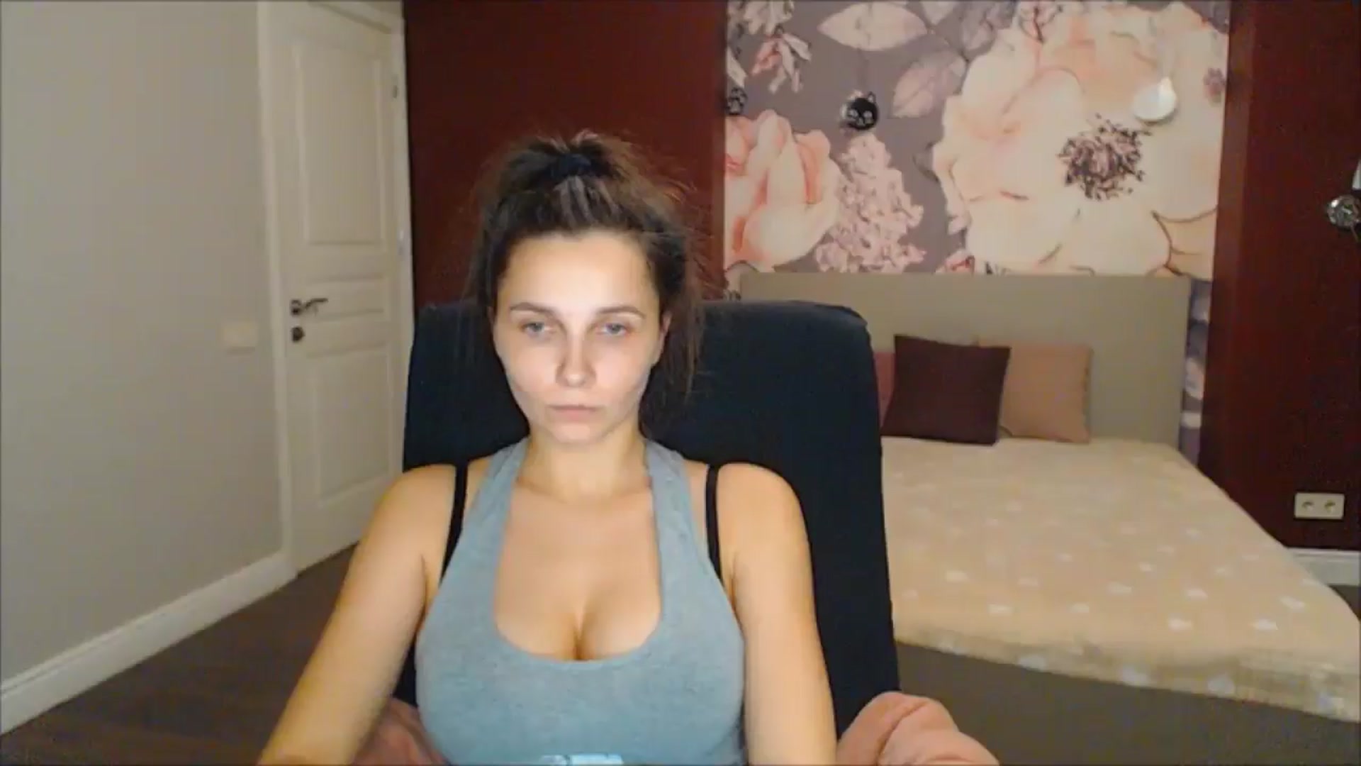 Gallery image thumbnail from Karina_Mils's myfreecams stream on, 02/15/2025, 19:33 image 18 of 20