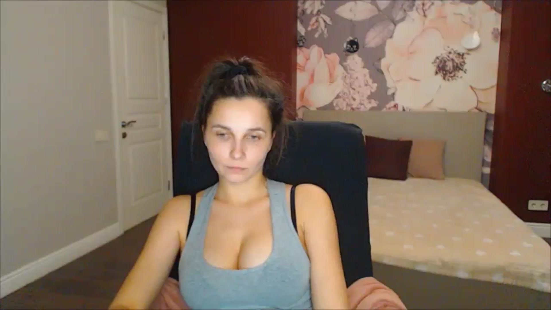 Gallery image thumbnail from Karina_Mils's myfreecams stream on, 02/15/2025, 19:33 image 3 of 20