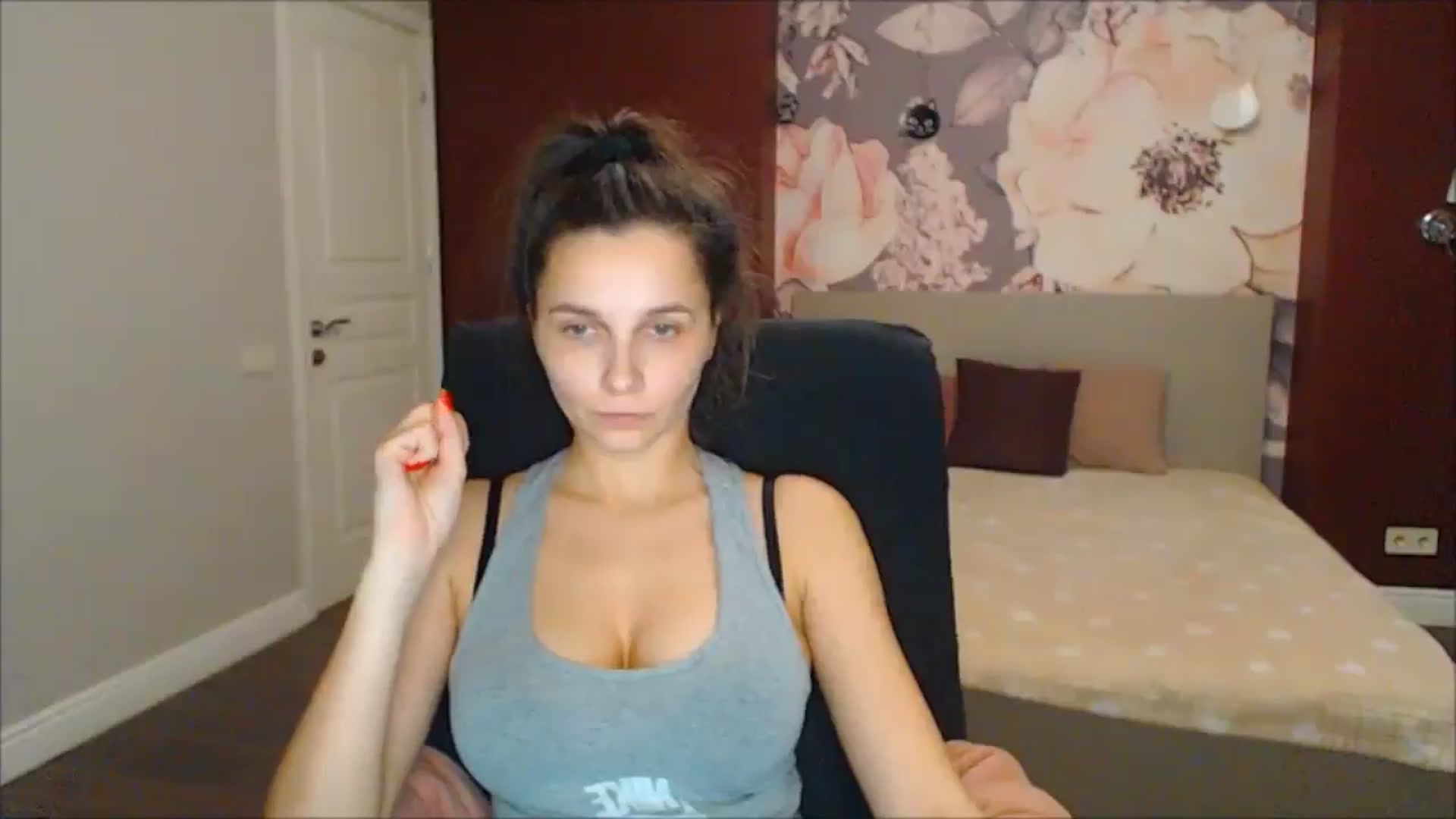 Gallery image thumbnail from Karina_Mils's myfreecams stream on, 02/15/2025, 19:33 image 12 of 20