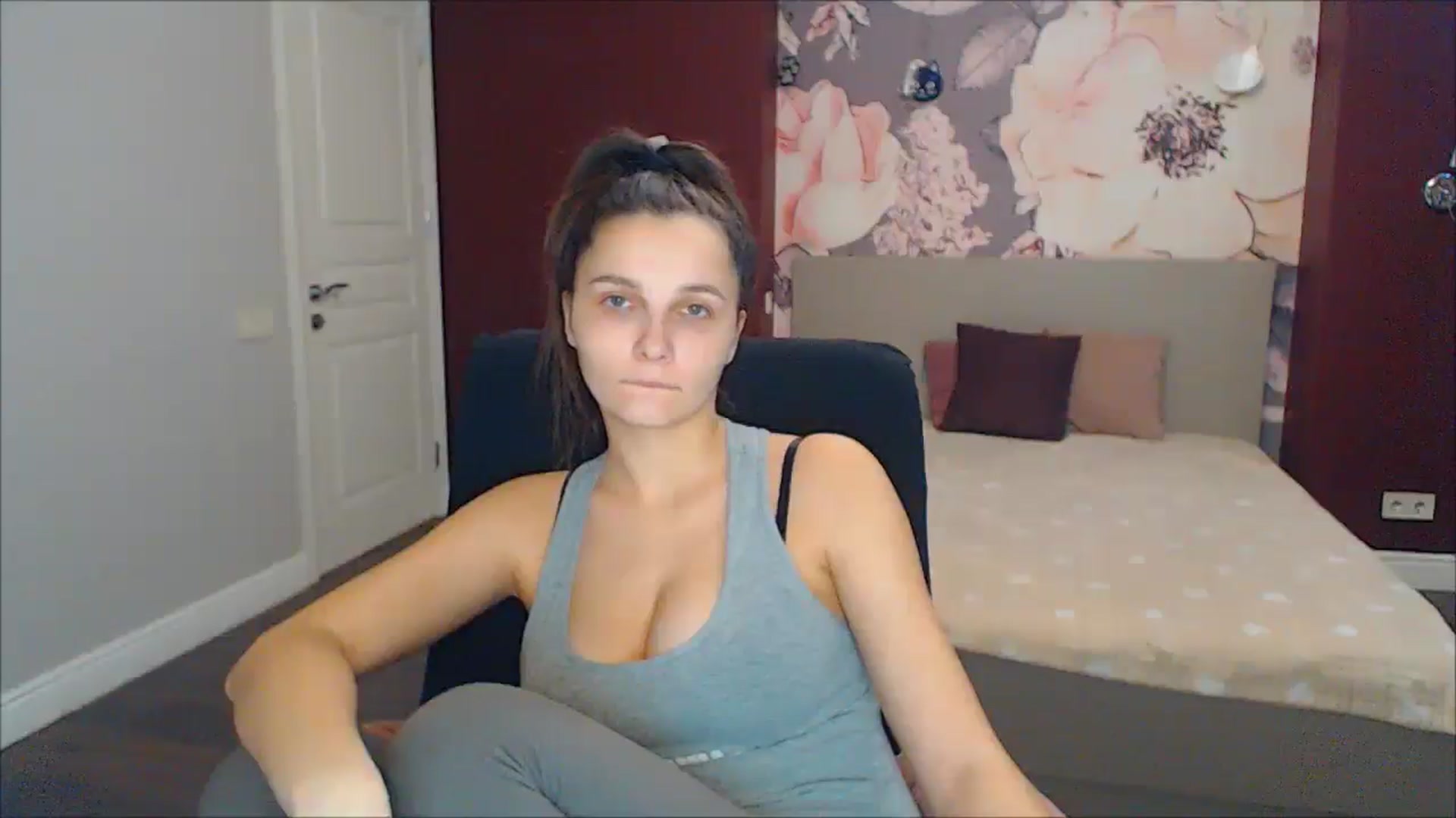 Gallery image thumbnail from Karina_Mils's myfreecams stream on, 02/16/2025, 07:37 image 2 of 20