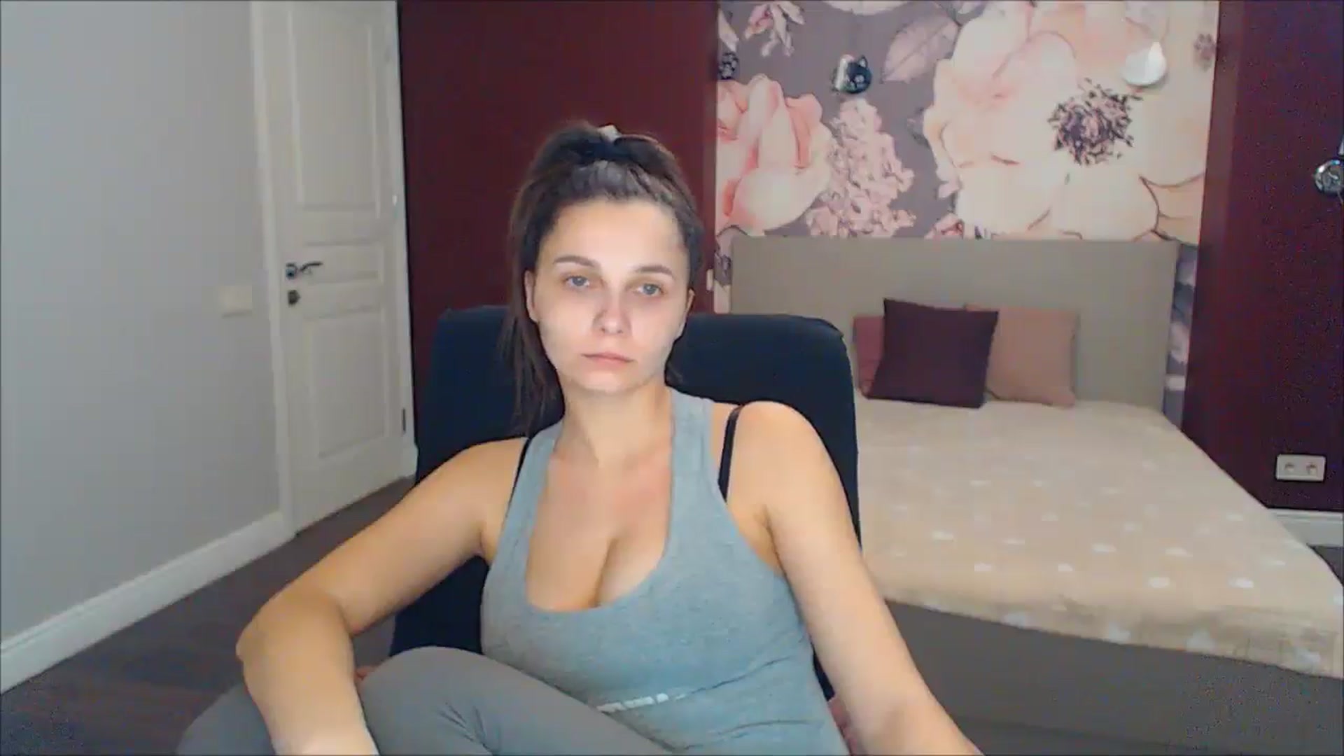 Gallery image thumbnail from Karina_Mils's myfreecams stream on, 02/16/2025, 07:37 image 9 of 20