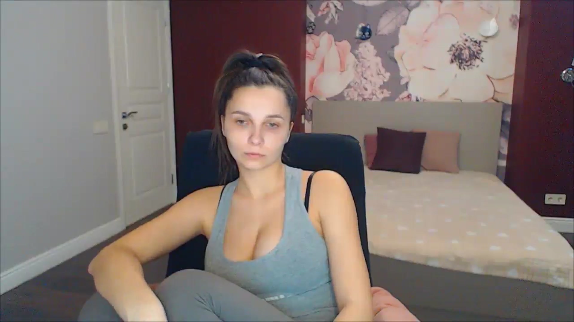 Gallery image thumbnail from Karina_Mils's myfreecams stream on, 02/16/2025, 07:37 image 3 of 20