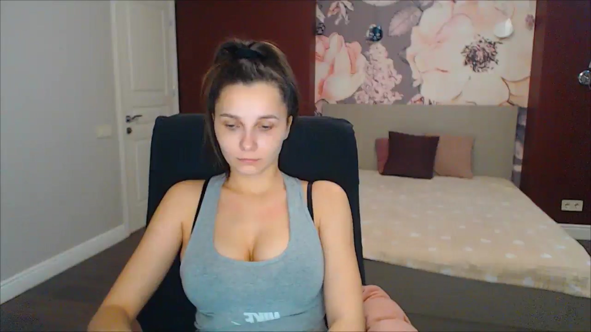 Gallery image thumbnail from Karina_Mils's myfreecams stream on, 02/16/2025, 07:37 image 11 of 20