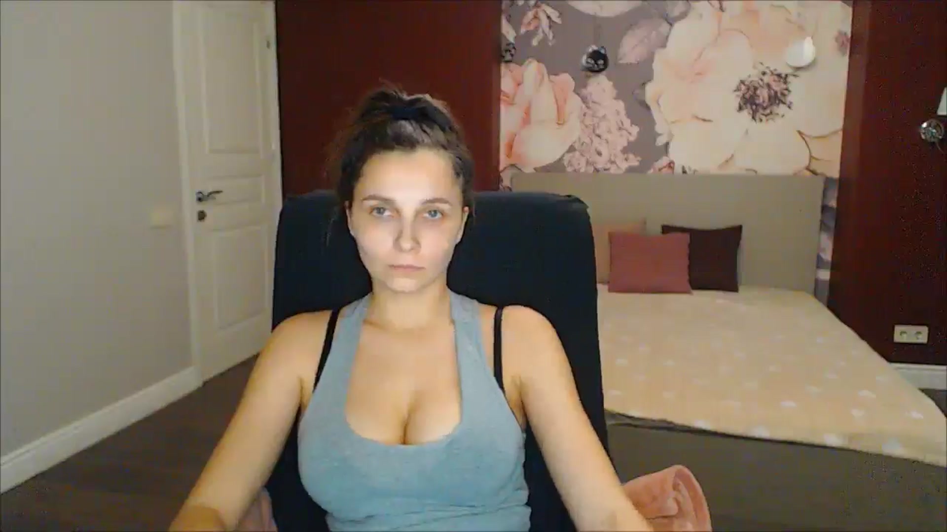 Gallery image thumbnail from Karina_Mils's myfreecams stream on, 02/16/2025, 18:33 image 17 of 20