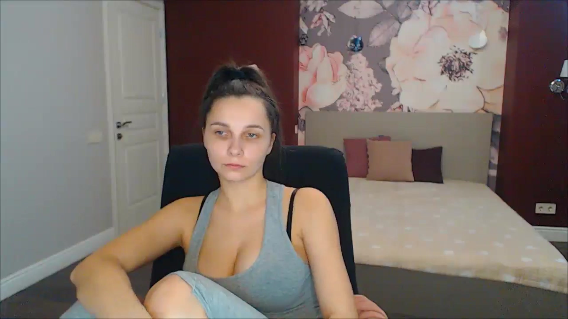 Gallery image thumbnail from Karina_Mils's myfreecams stream on, 02/17/2025, 11:17 image 2 of 20