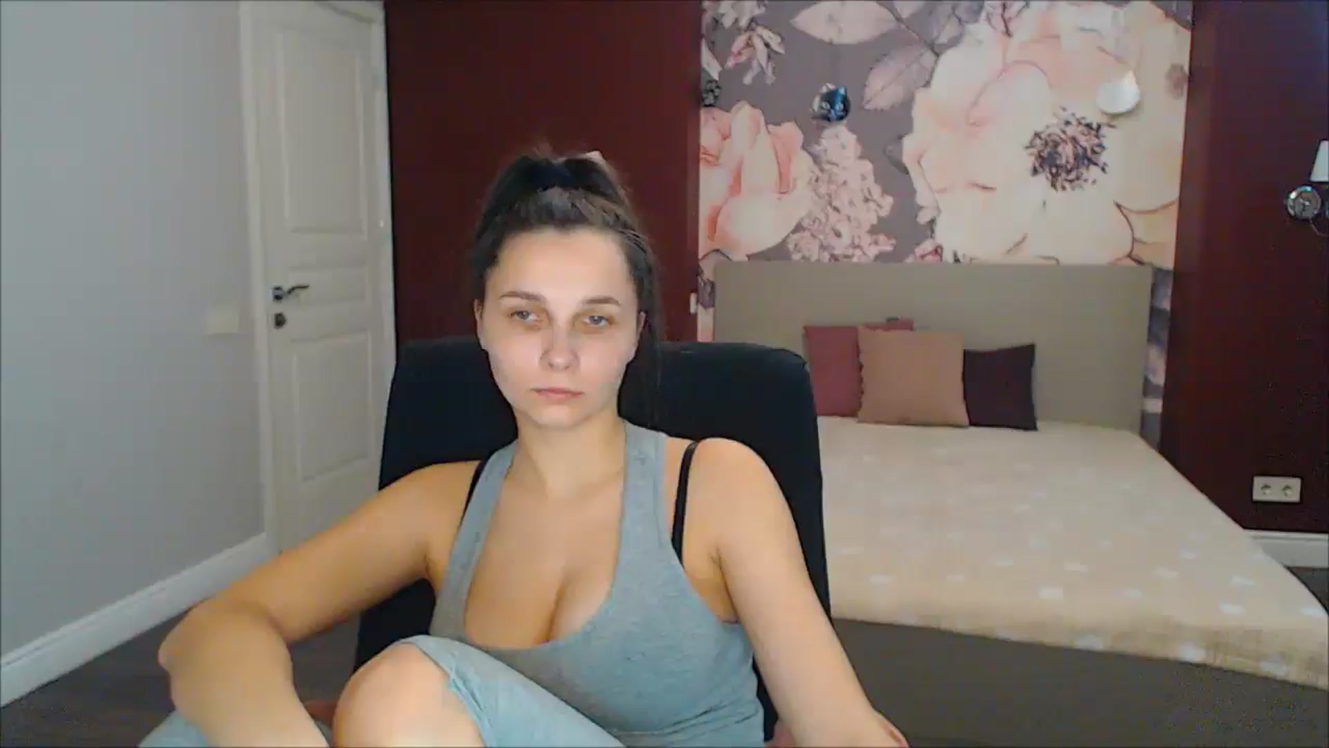 Gallery image thumbnail from Karina_Mils's myfreecams stream on, 02/17/2025, 11:17 image 3 of 20