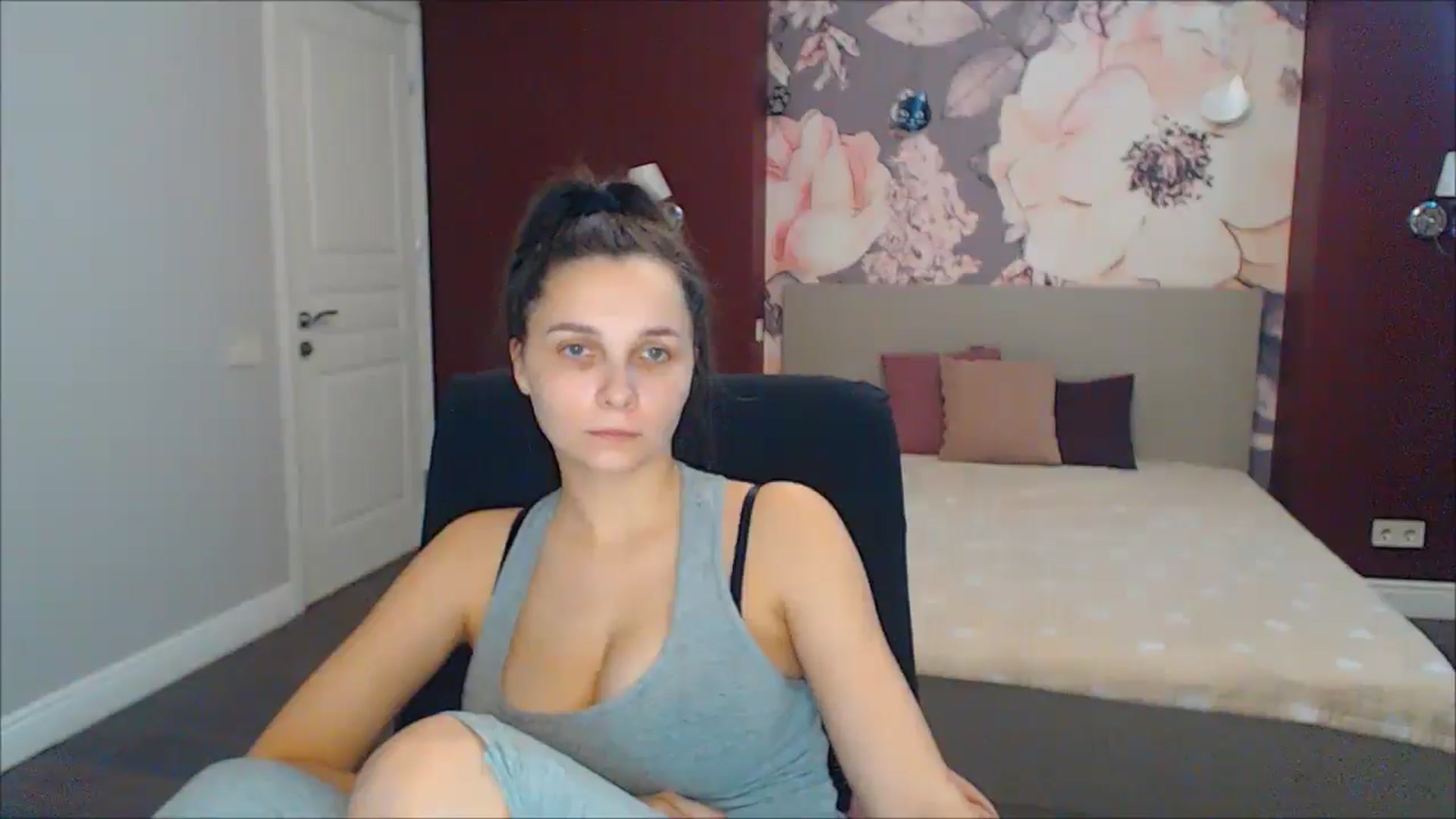 Gallery image thumbnail from Karina_Mils's myfreecams stream on, 02/17/2025, 11:17 image 18 of 20