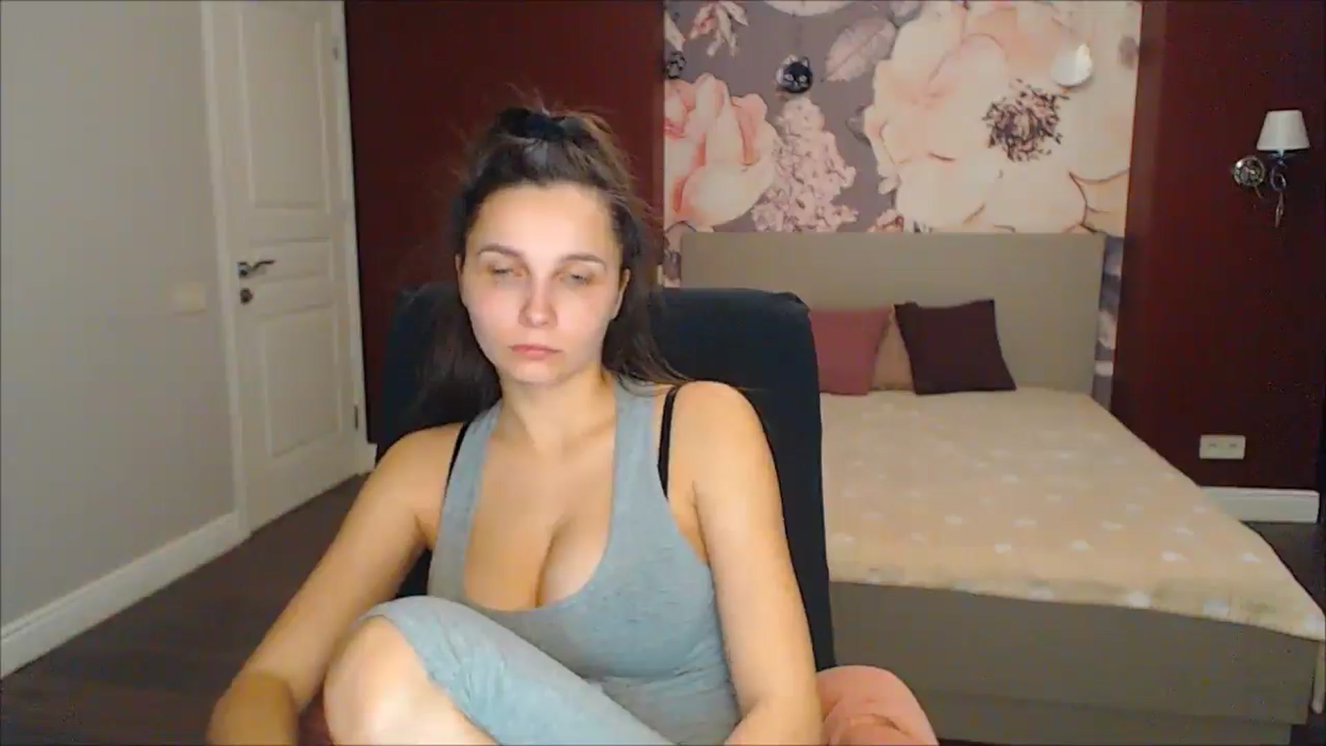 Gallery image thumbnail from Karina_Mils's myfreecams stream on, 02/21/2025, 15:17 image 4 of 20