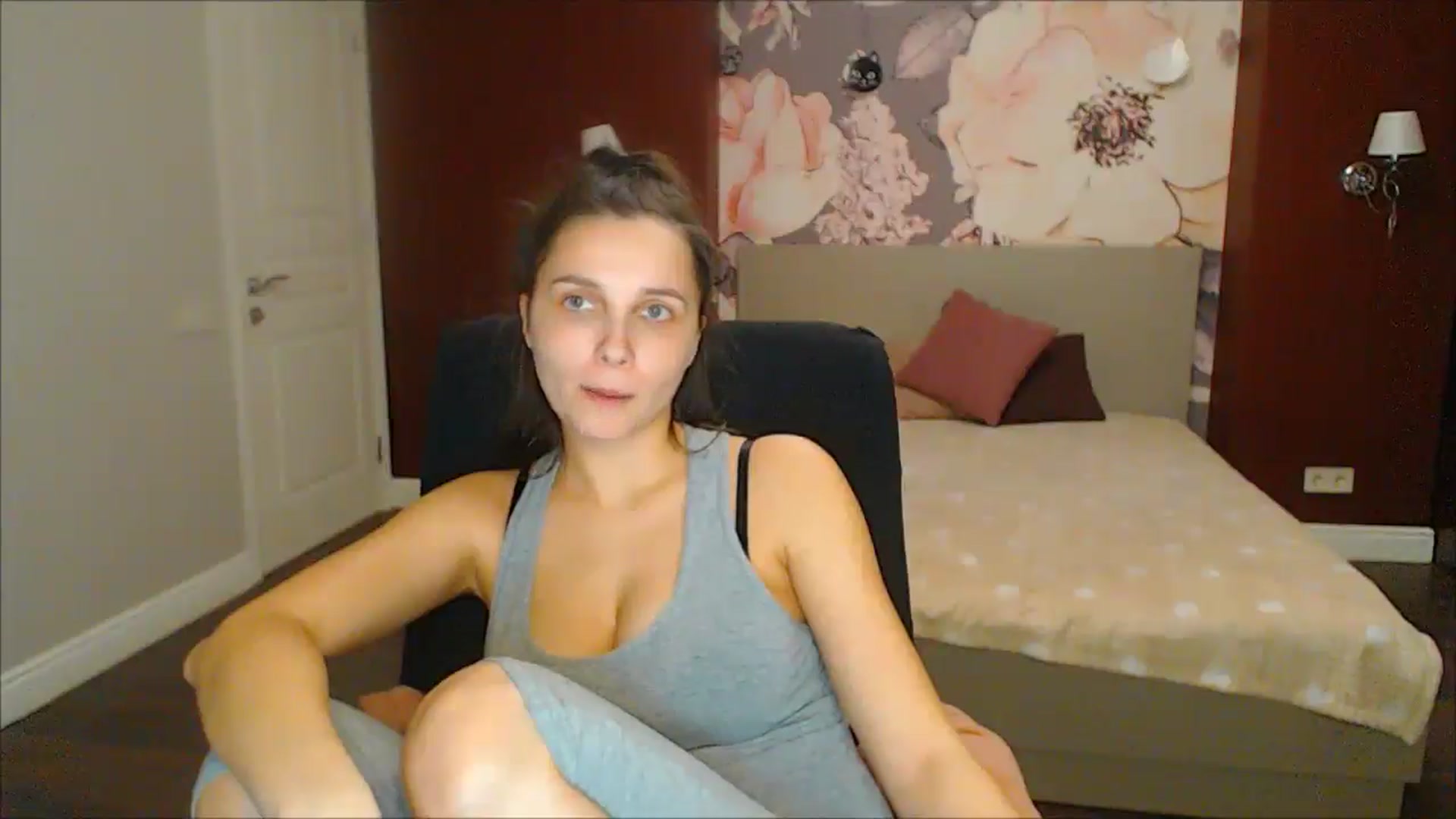 Gallery image thumbnail from Karina_Mils's myfreecams stream on, 02/21/2025, 18:44 image 9 of 20